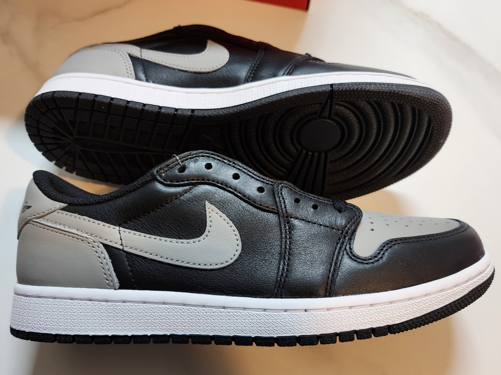 Jordan 1 Retro Low OG Shadow 착용 스타일 - 4