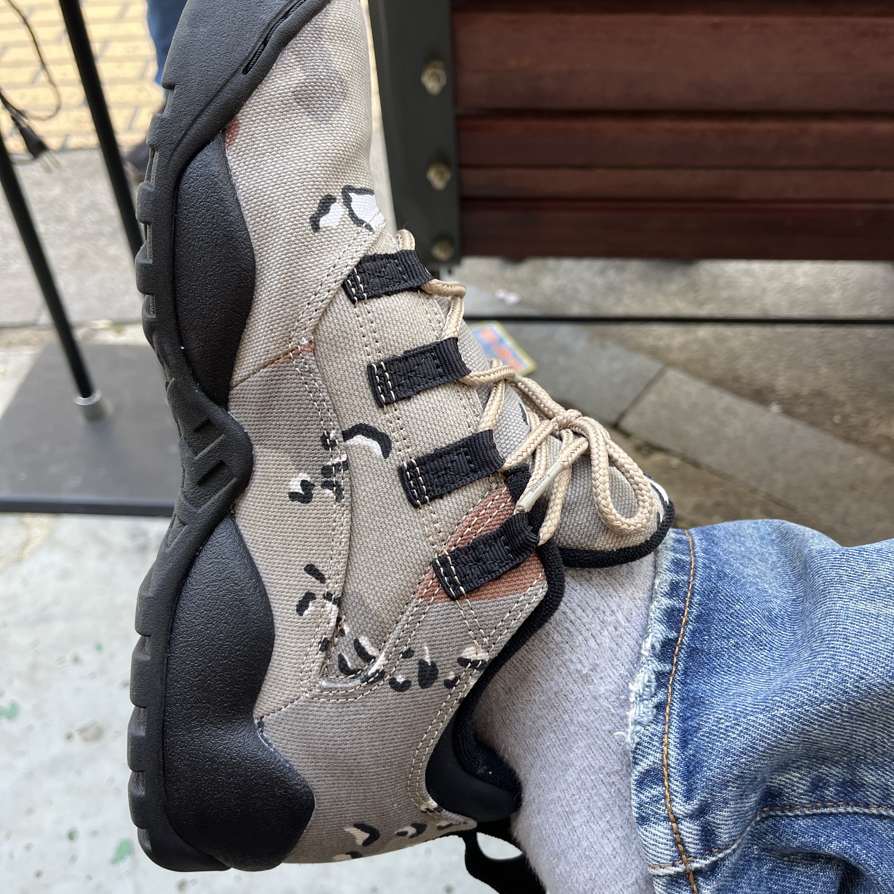 Nike x Supreme SB Darwin Low Desert Camo 착용 스타일