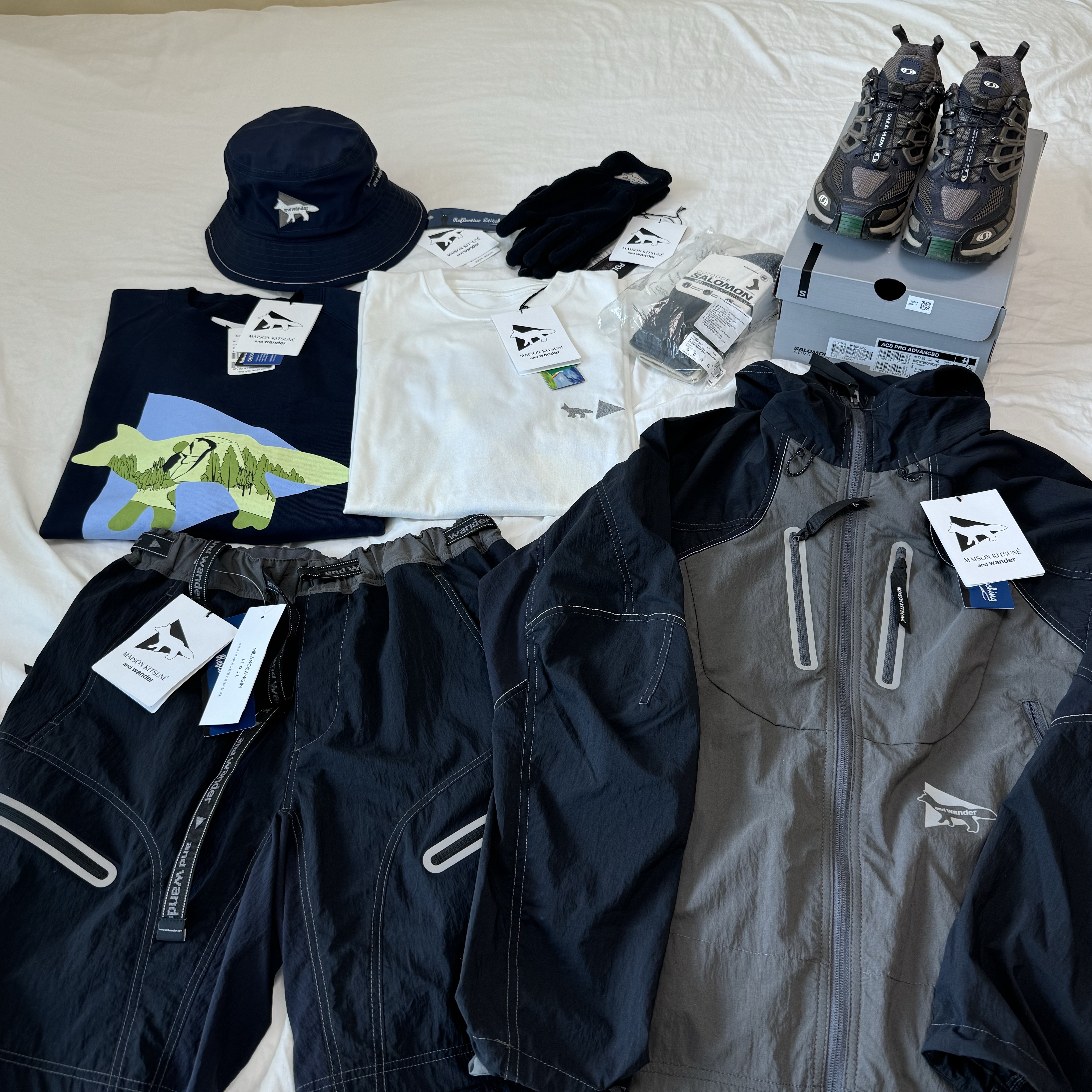 Salomon ACS Pro ADV Night Sky, Maison Kitsune x And Wander Hiking Set Up Hoodie Grey Blue Color Block 착용 스타일 - 2