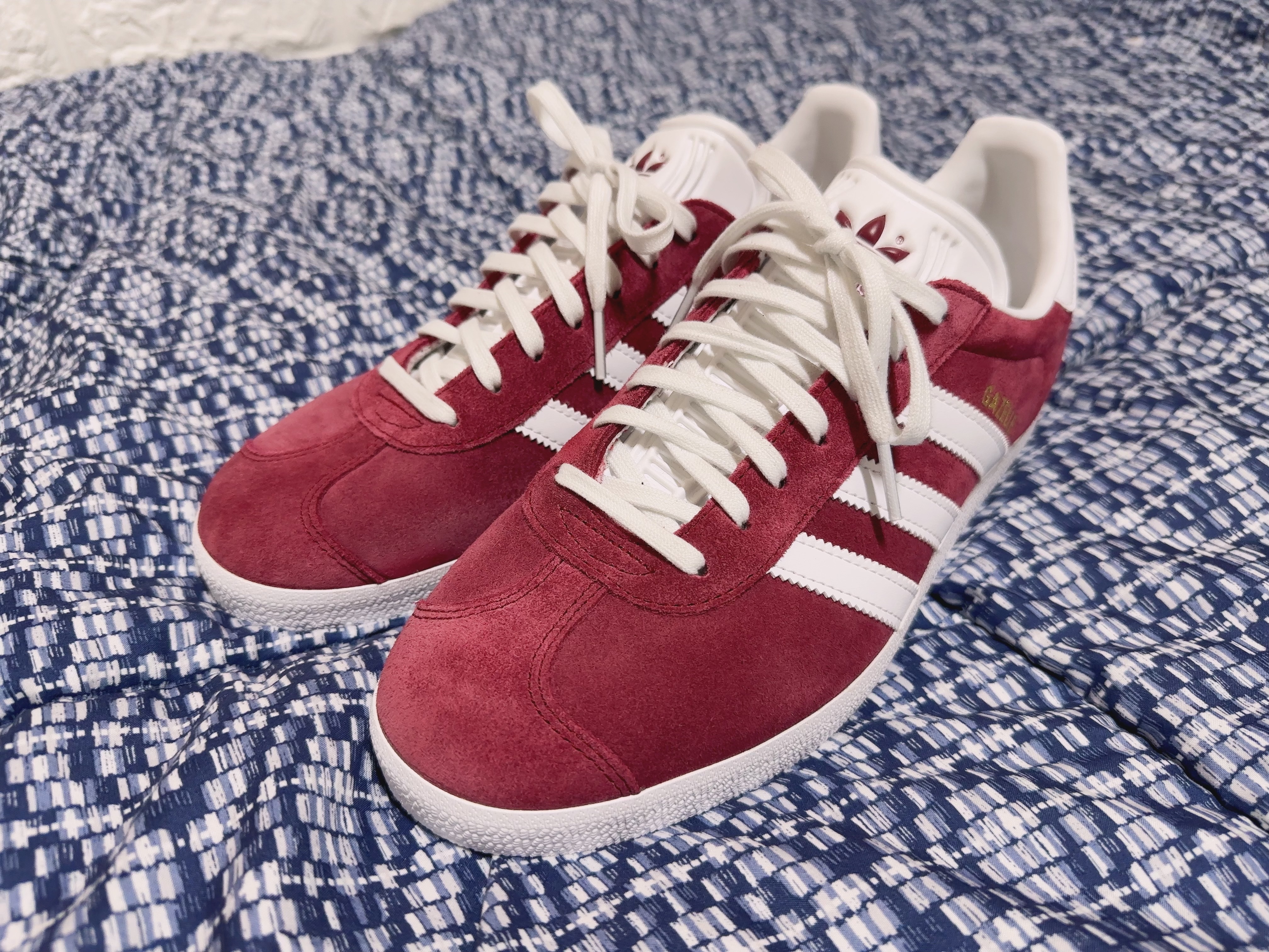 Adidas Gazelle Collegiate Burgundy 착용 스타일 - 1
