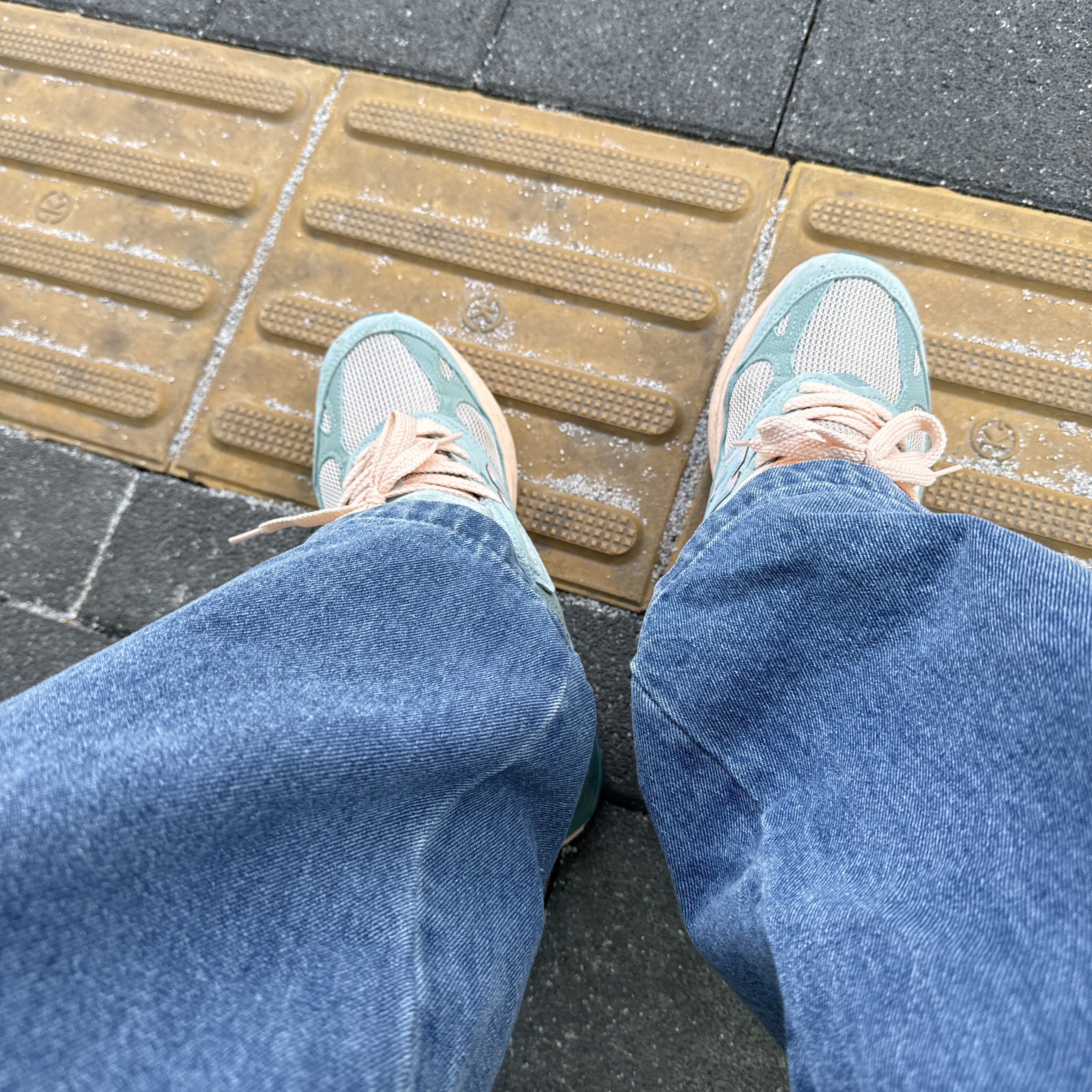 New Balance x Joe Freshgoods 993 Made in USA Arctic Blue 착용 스타일 - 1