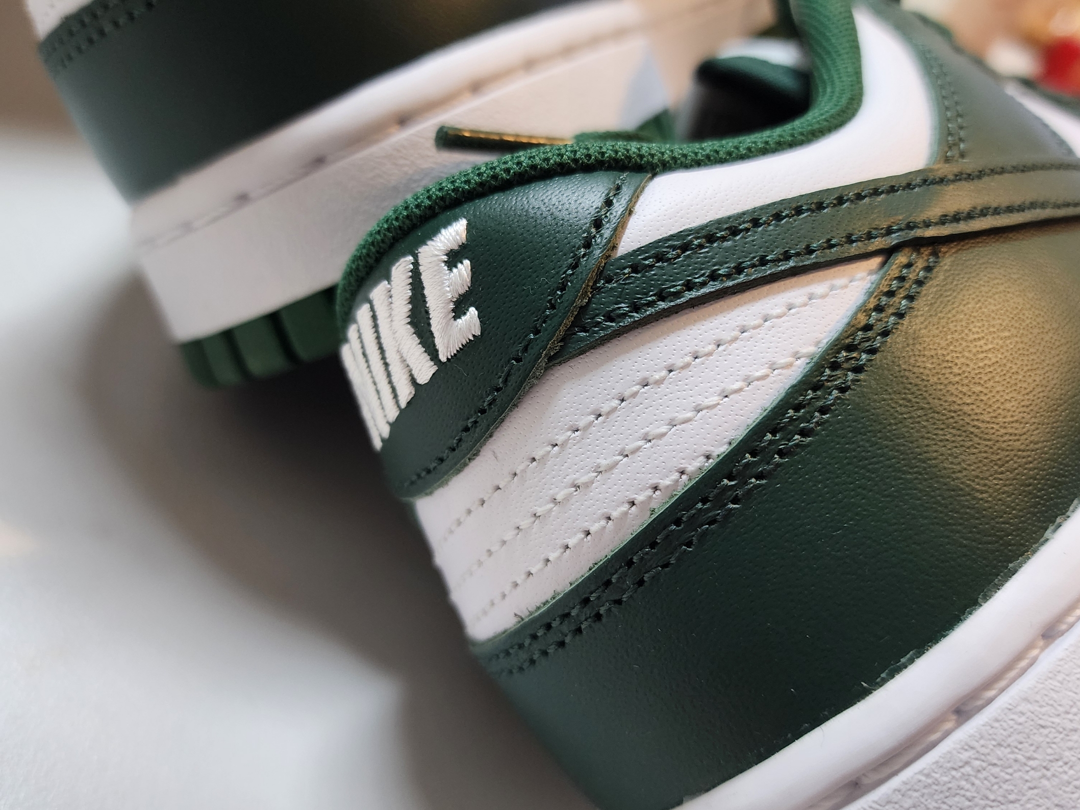 Nike Dunk Low Retro Varsity Green 착용 스타일 - 3