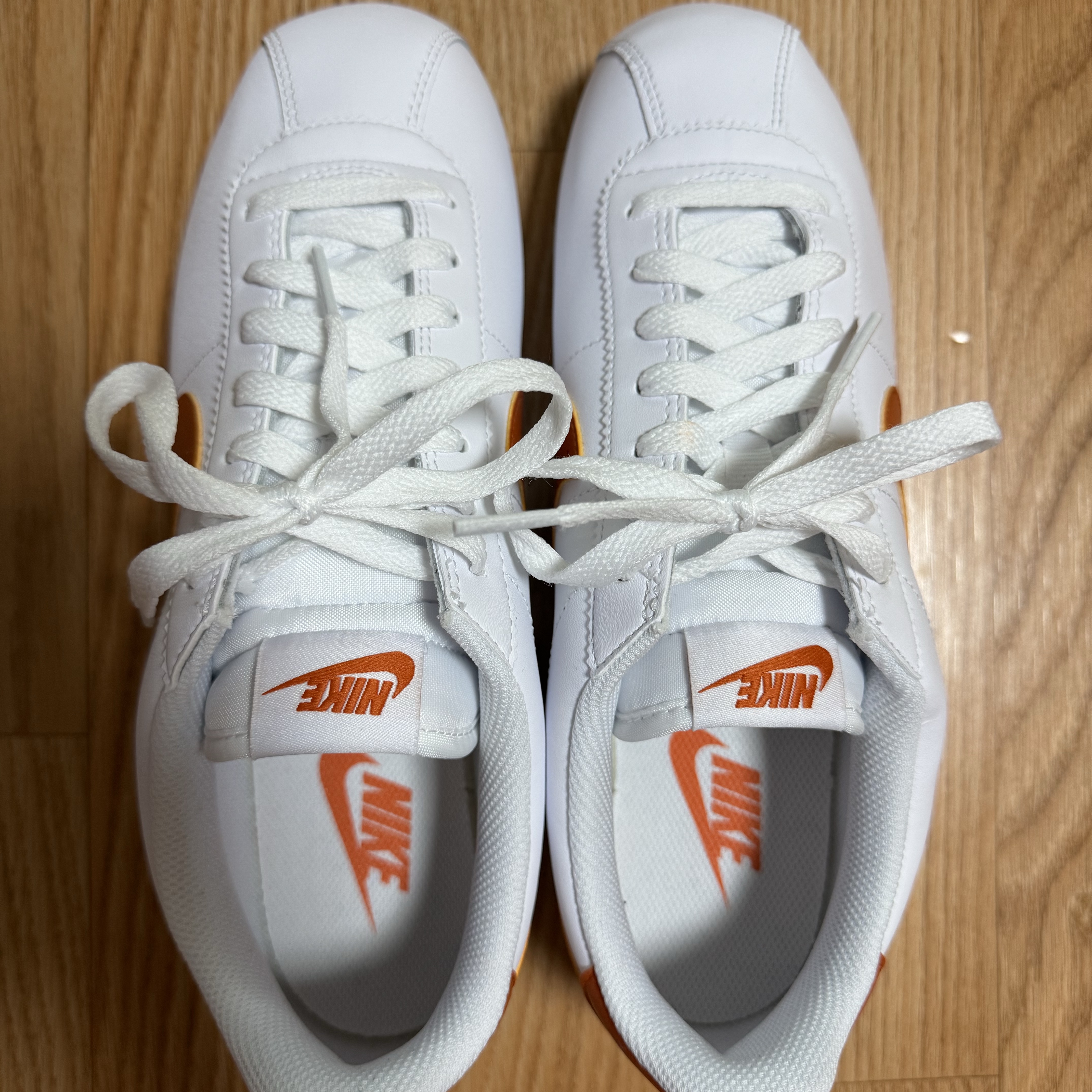 Nike Cortez White Campfire Orange 착용 스타일