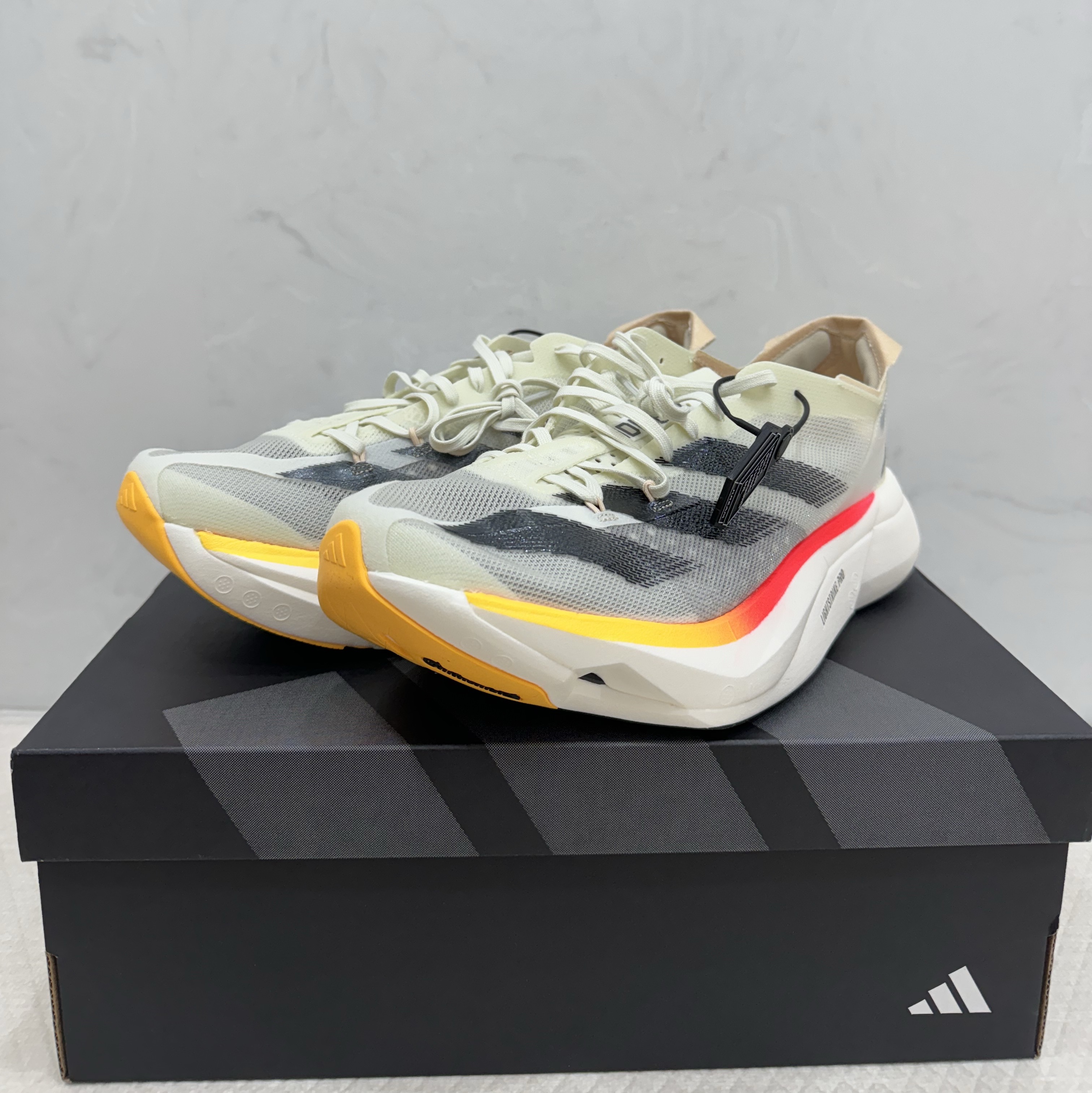 Adidas Adizero Adios Pro 3 Ivory Crystal Sand 착용 스타일