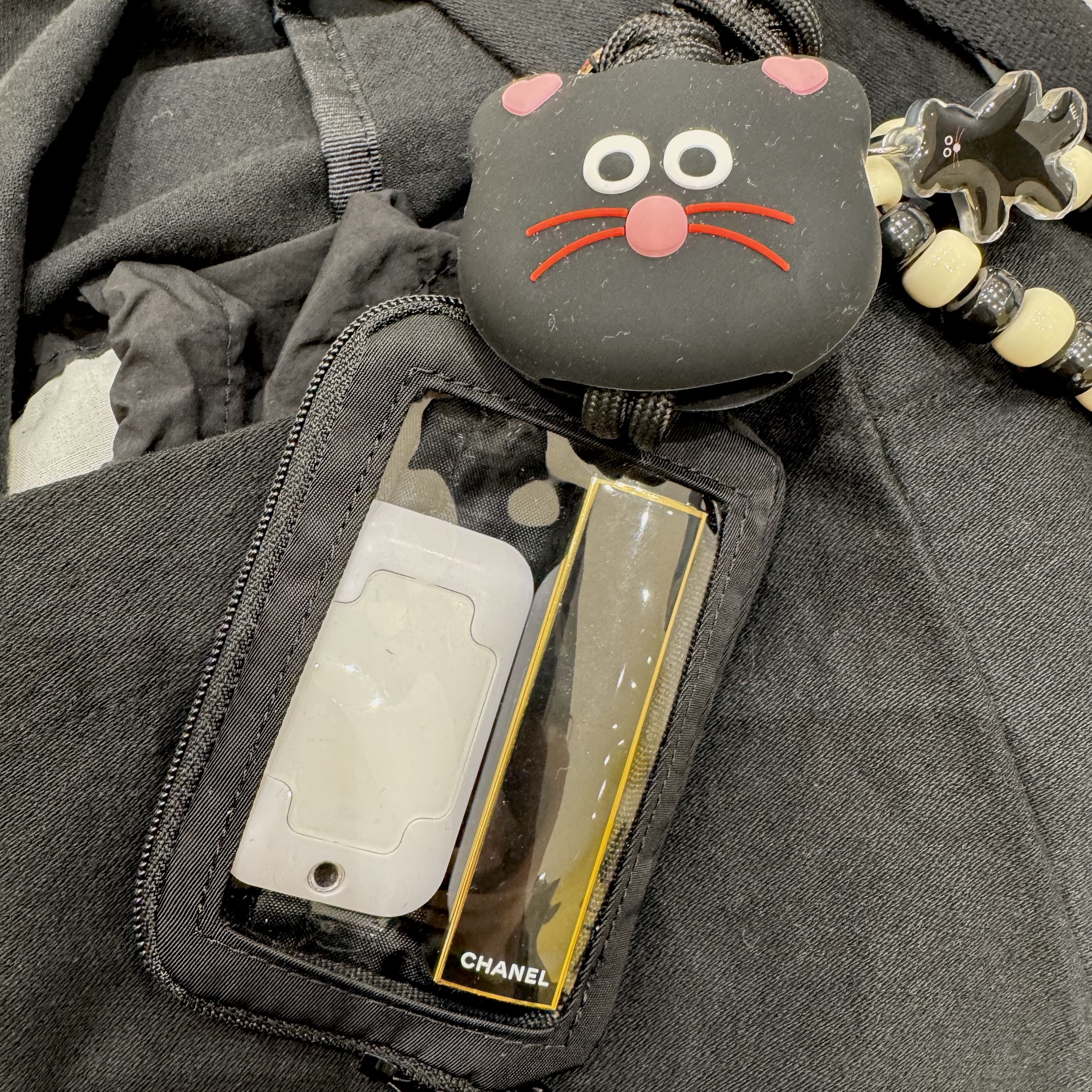 Human Made Military Card Case Black 착용 스타일 - 2