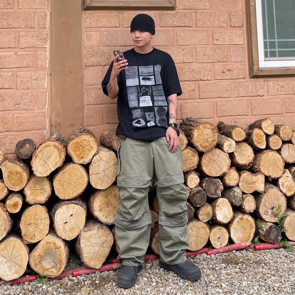 Cav Empt FK Continuitystrip T-Shirt Black - 23SS, Farfromwhat Far Layered Work Pants Olive 착용 스타일