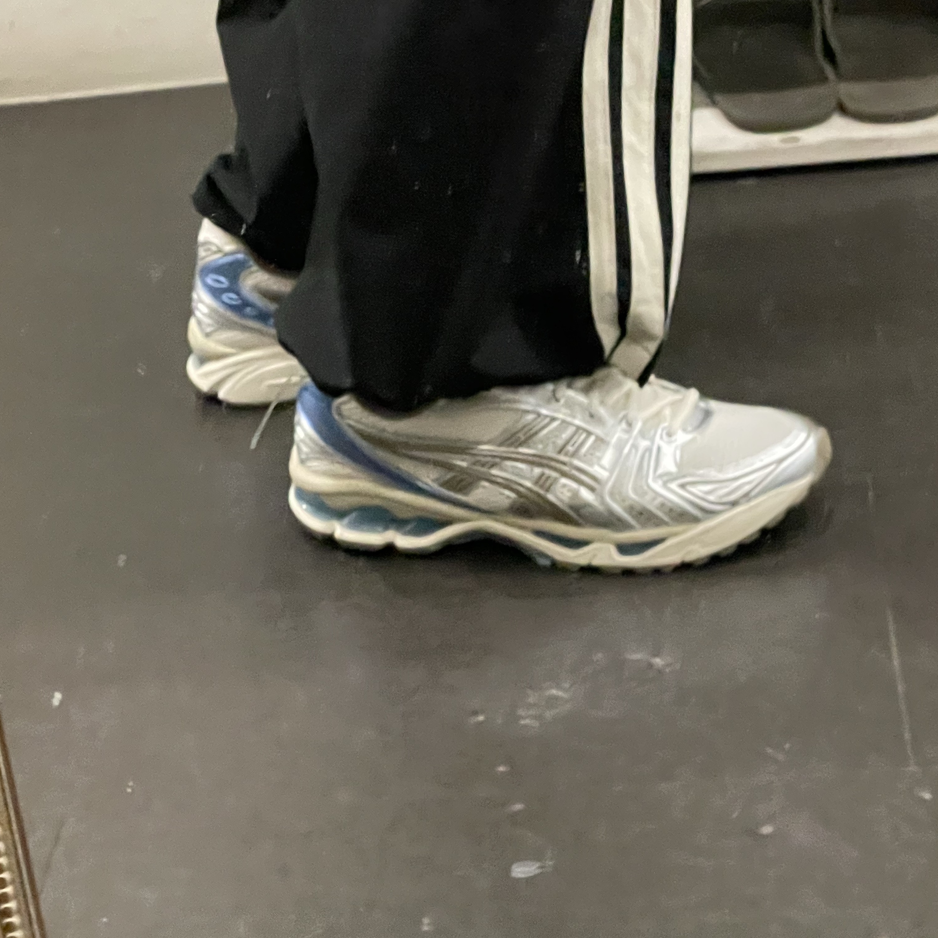 (W) Asics Gel-Kayano 14 Cream Pepper 착용 스타일 - 7