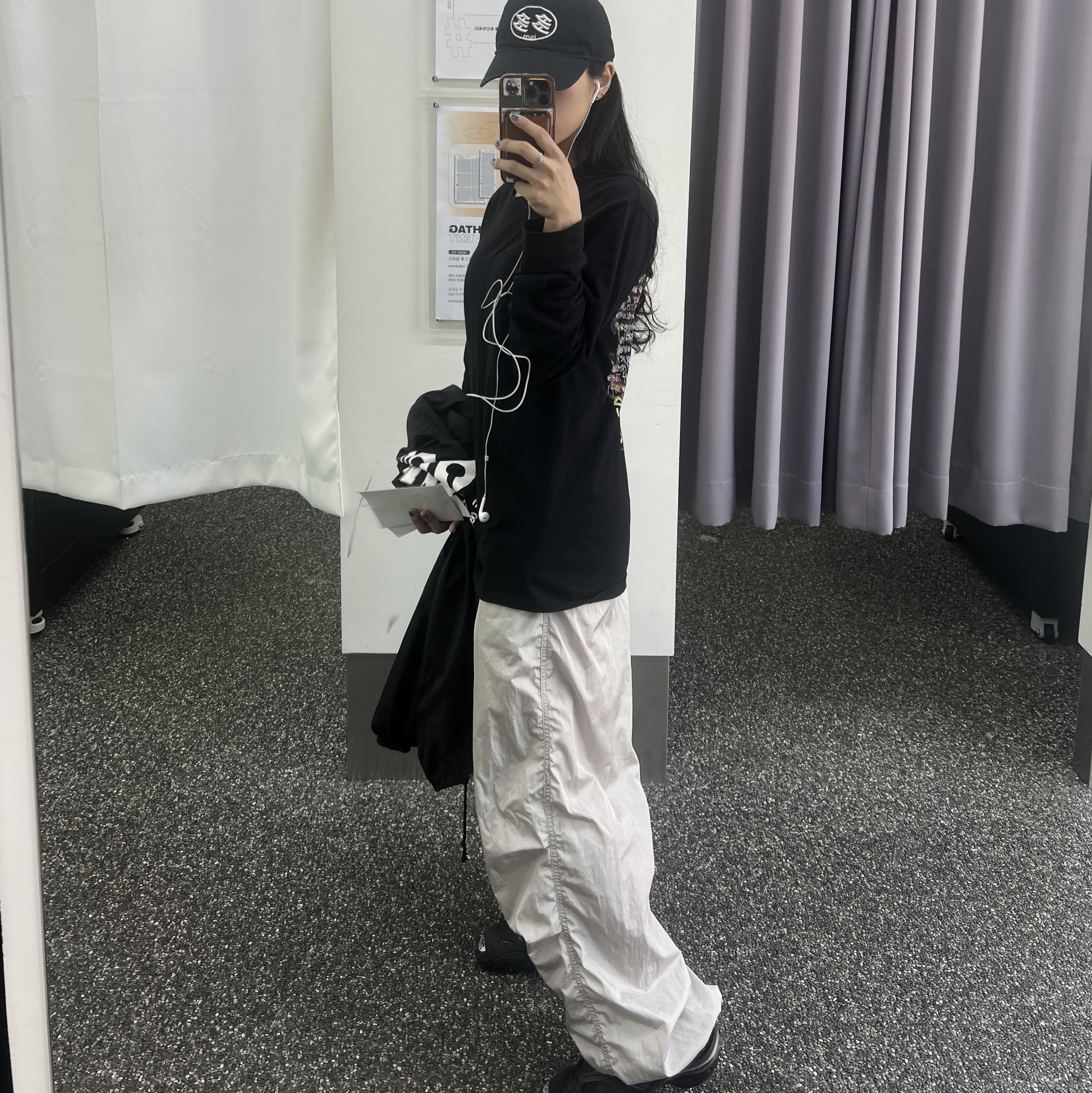 Dada Glow Logo Cap Black, Balenciaga Tyrex Sneakers Black 착용 스타일