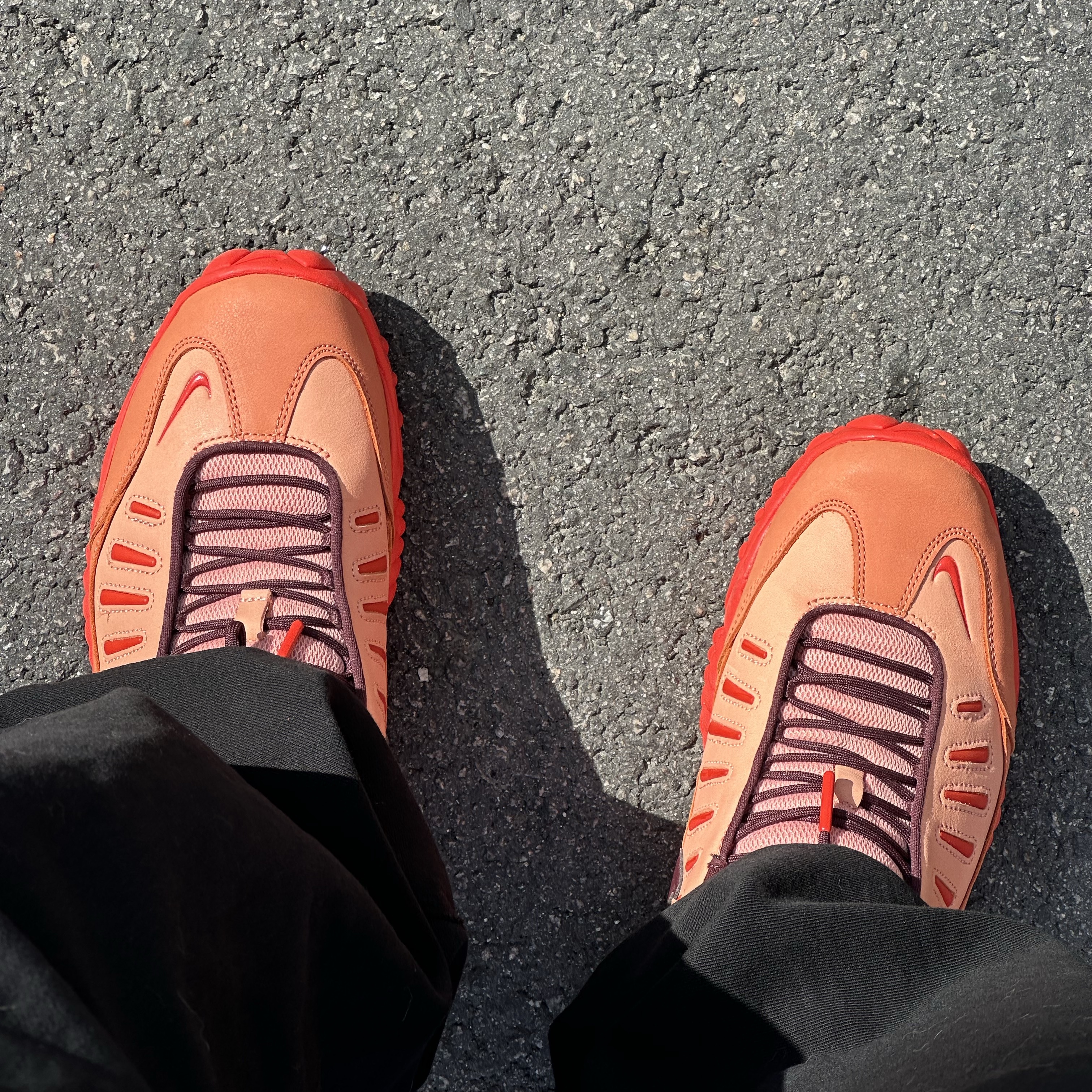 Nike x Ambush Air Adjust Force SP Light Madder Root and Burgundy Crush 착용 스타일