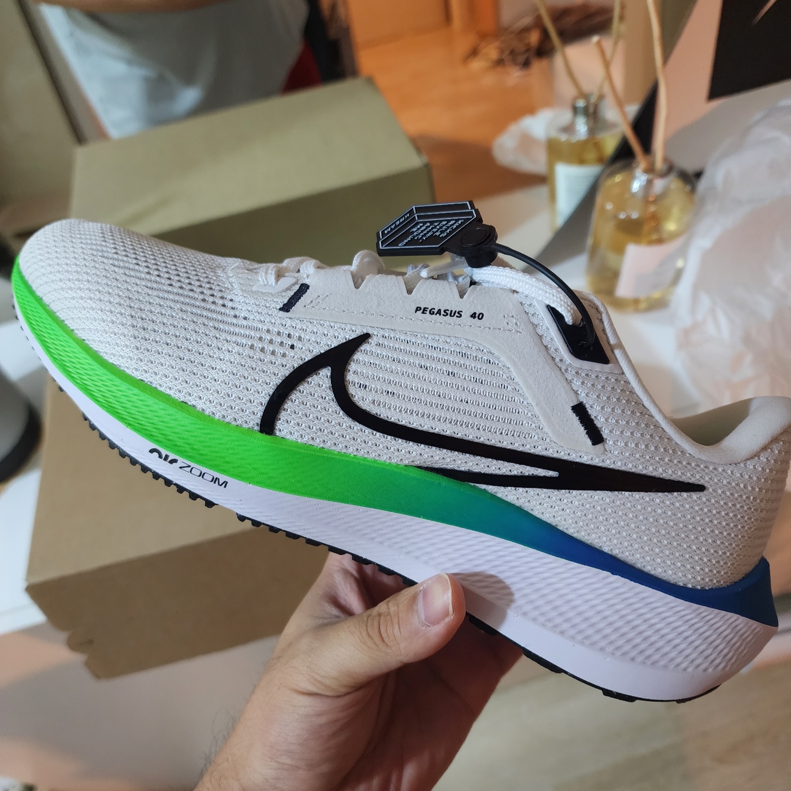 Nike Air Zoom Pegasus 40 Platinum Tint White 착용 스타일 - 1