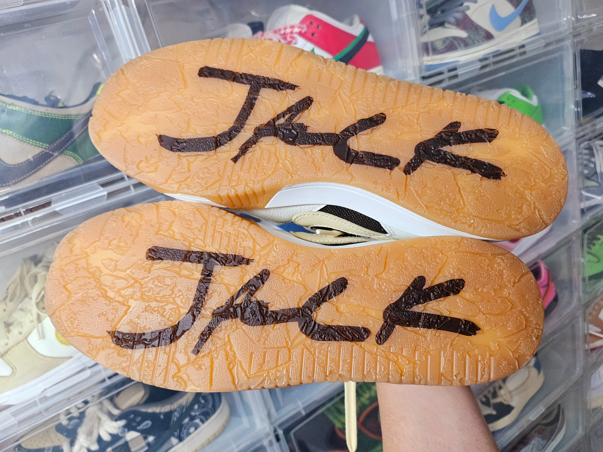 Jordan x Travis Scott Jumpman Jack TR Sail and Dark Mocha 착용 스타일 - 7