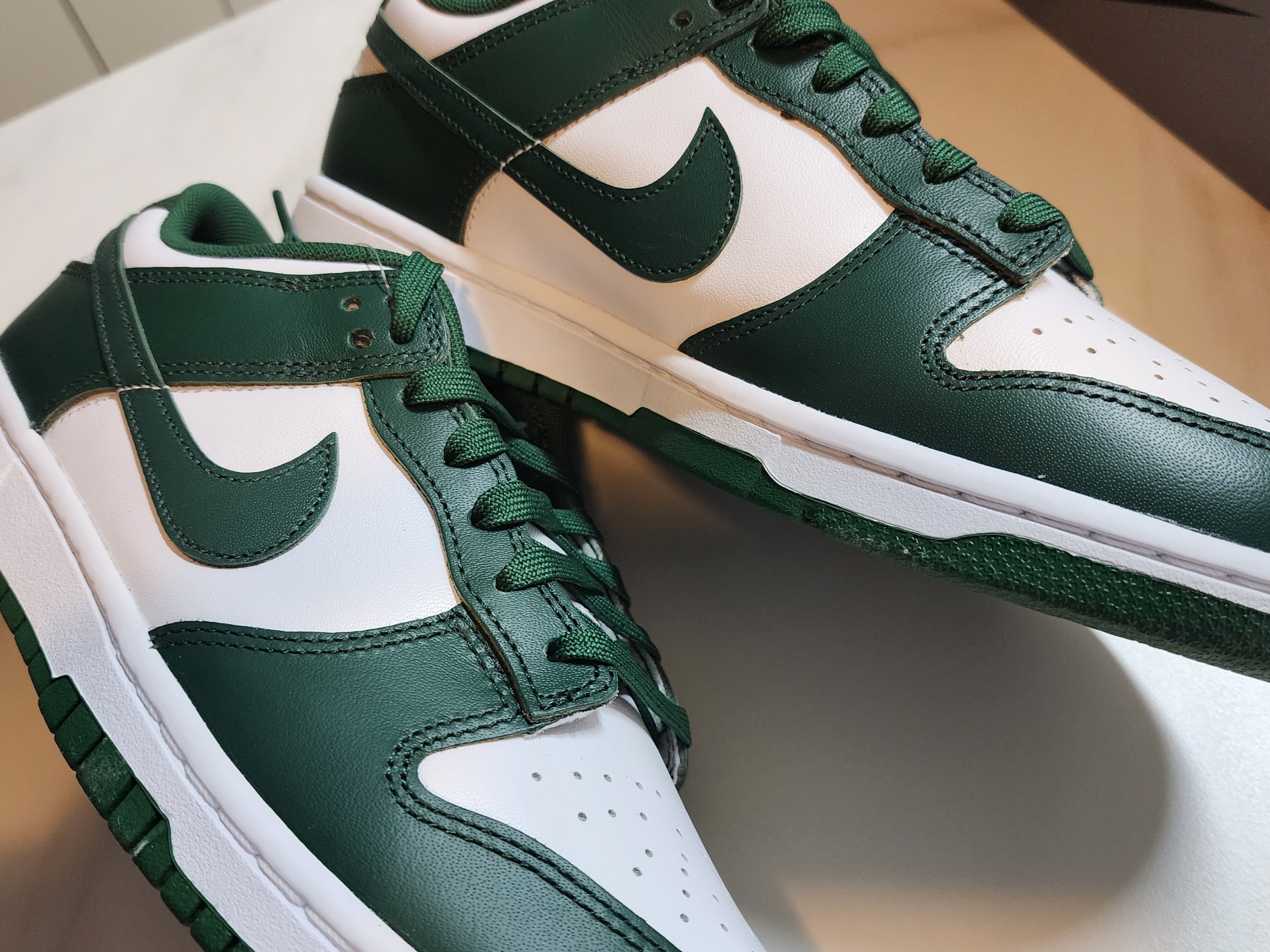 Nike Dunk Low Retro Varsity Green 착용 스타일 - 2