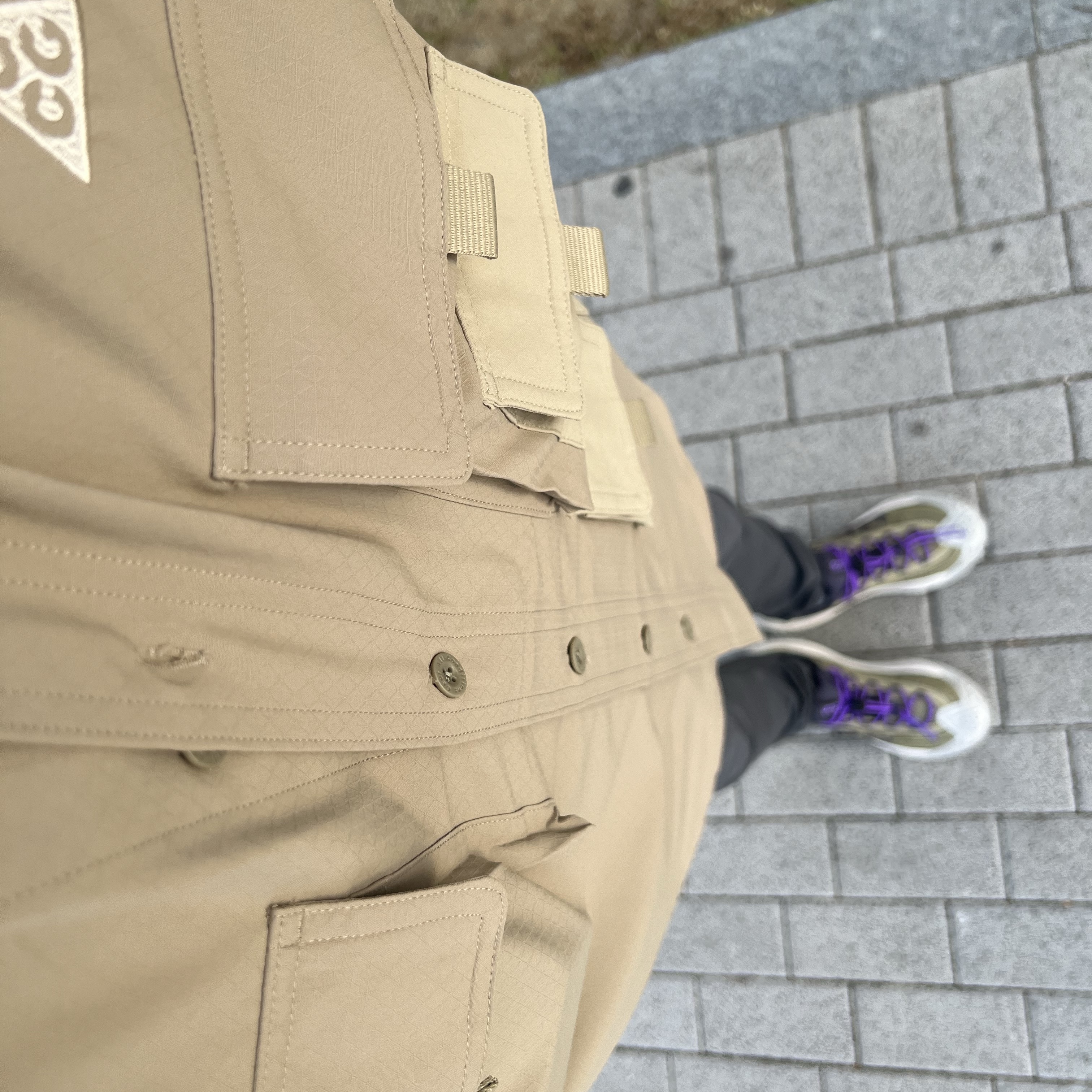 Nike NRG ACG Bucket Ghost Green, Nike ACG Mountain Fly 2 Low Neutral Olive and Mountain Grape 착용 스타일