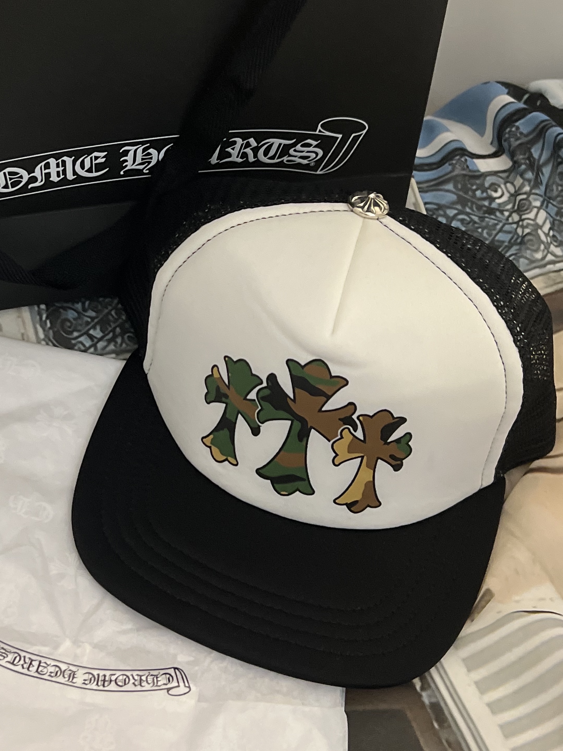 Chrome Hearts King Taco Foam Front Mesh Trucker Hat Black White Camo 착용 스타일 - 1