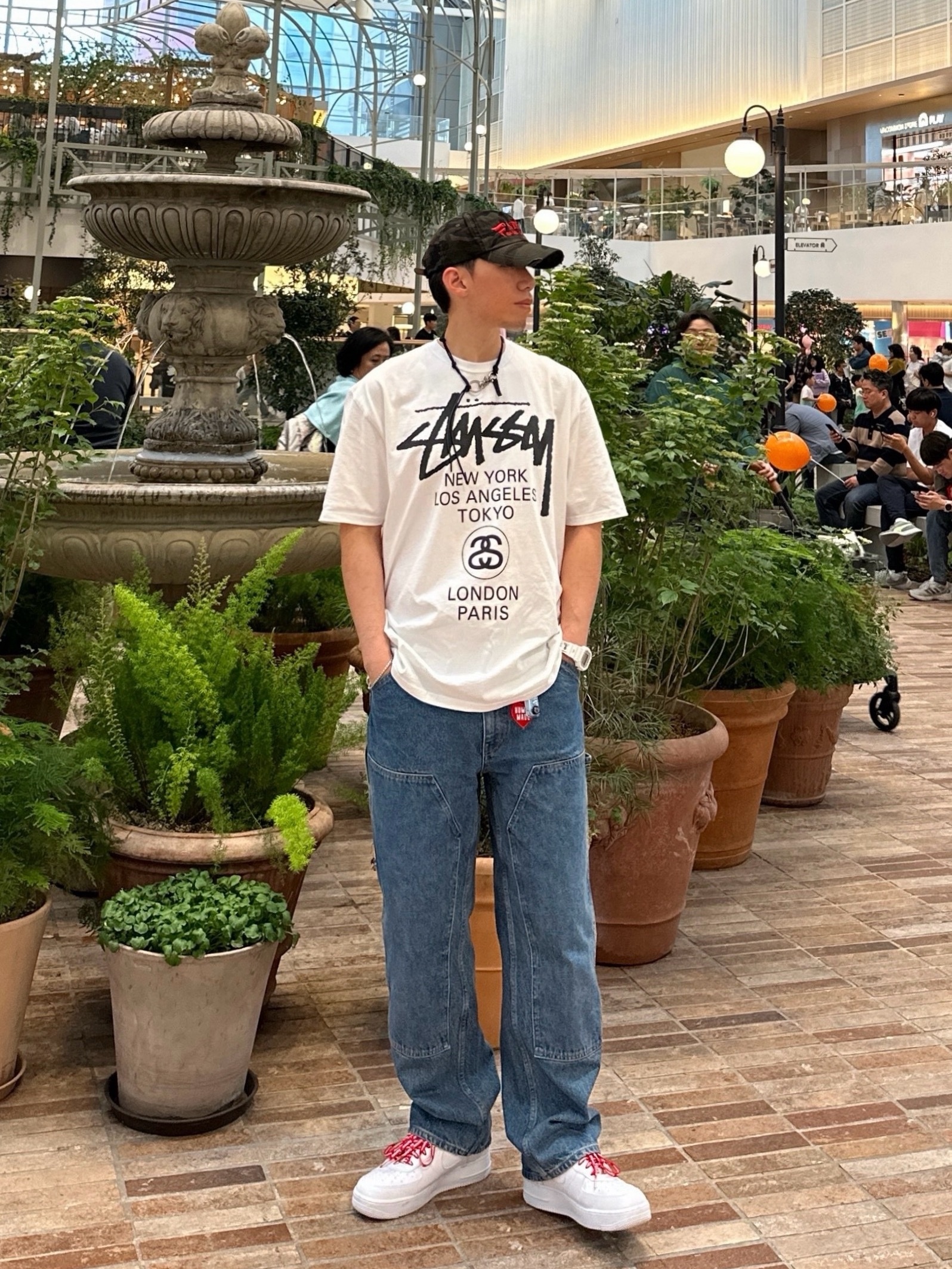 Stussy World Tour T-Shirt White 2024,2025, Supreme Double Knee Painter Pant Washed Indigo - 24SS 착용 스타일