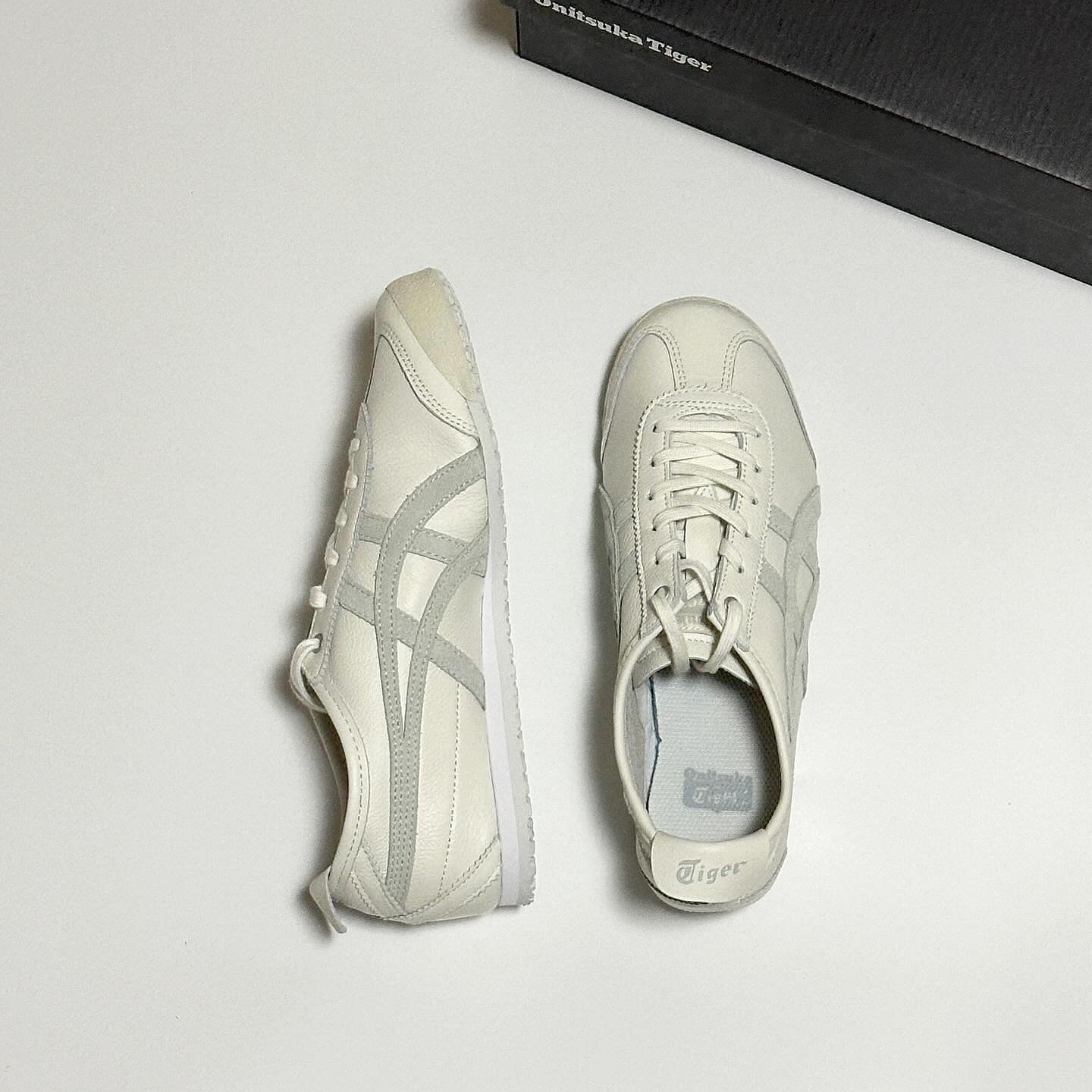 Onitsuka Tiger Mexico 66 White Light Sage 착용 스타일 - 1