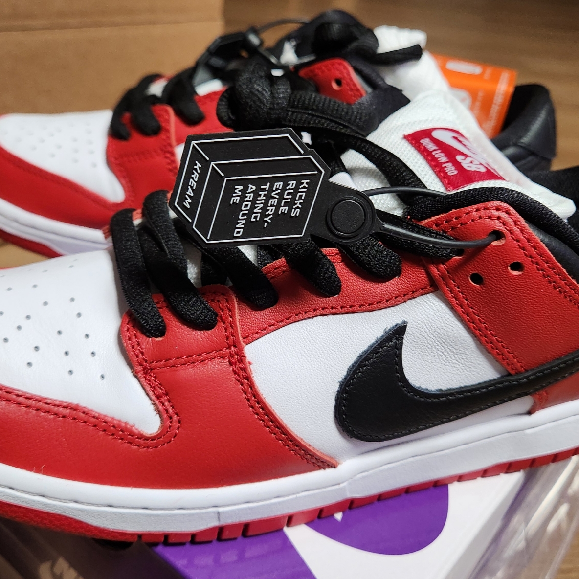 Nike SB Dunk Low Pro Chicago 착용 스타일 - 3