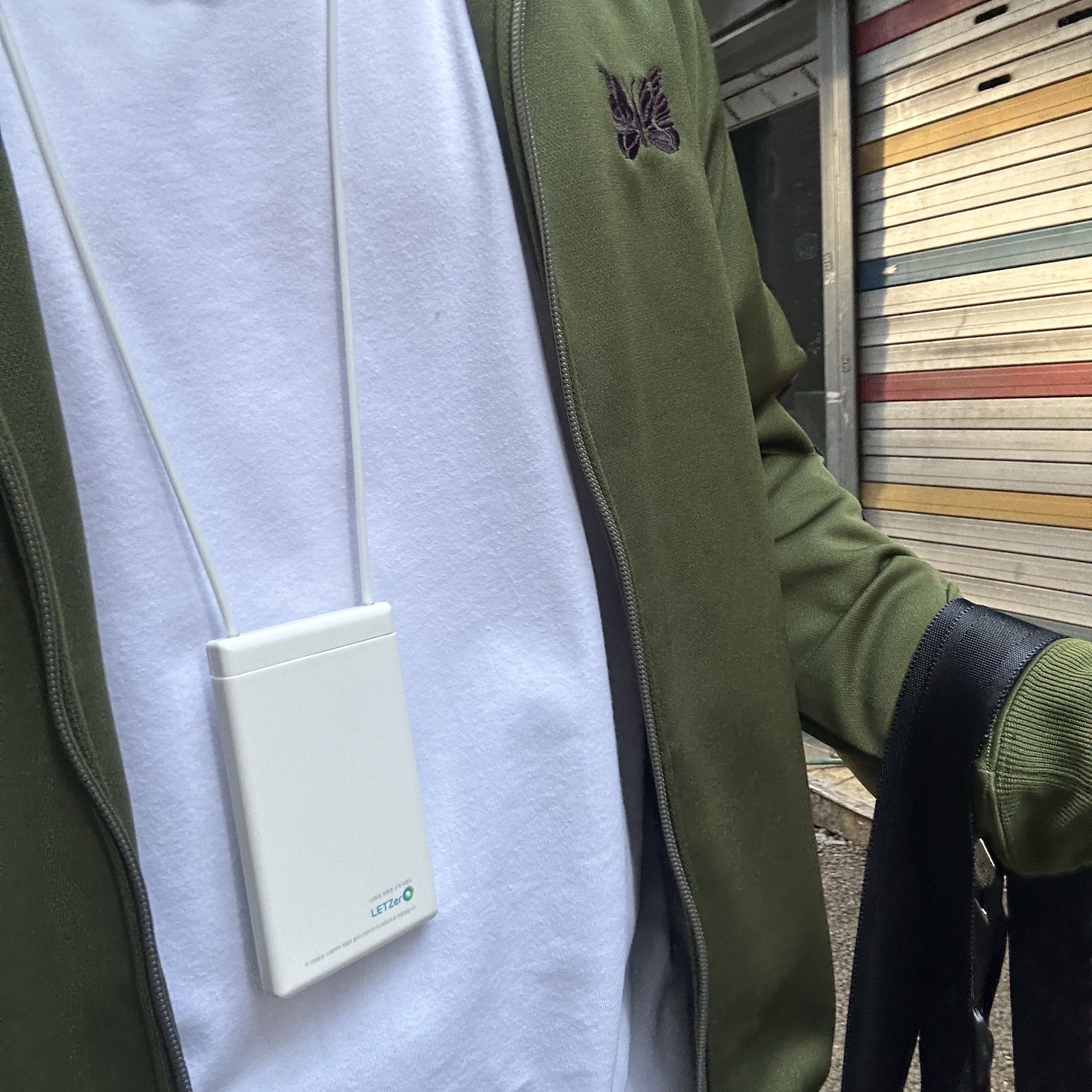 Supreme Small Box T-Shirt White - 24SS, Needles Track Jacket Poly Smooth Ivy Green 착용 스타일 - 3
