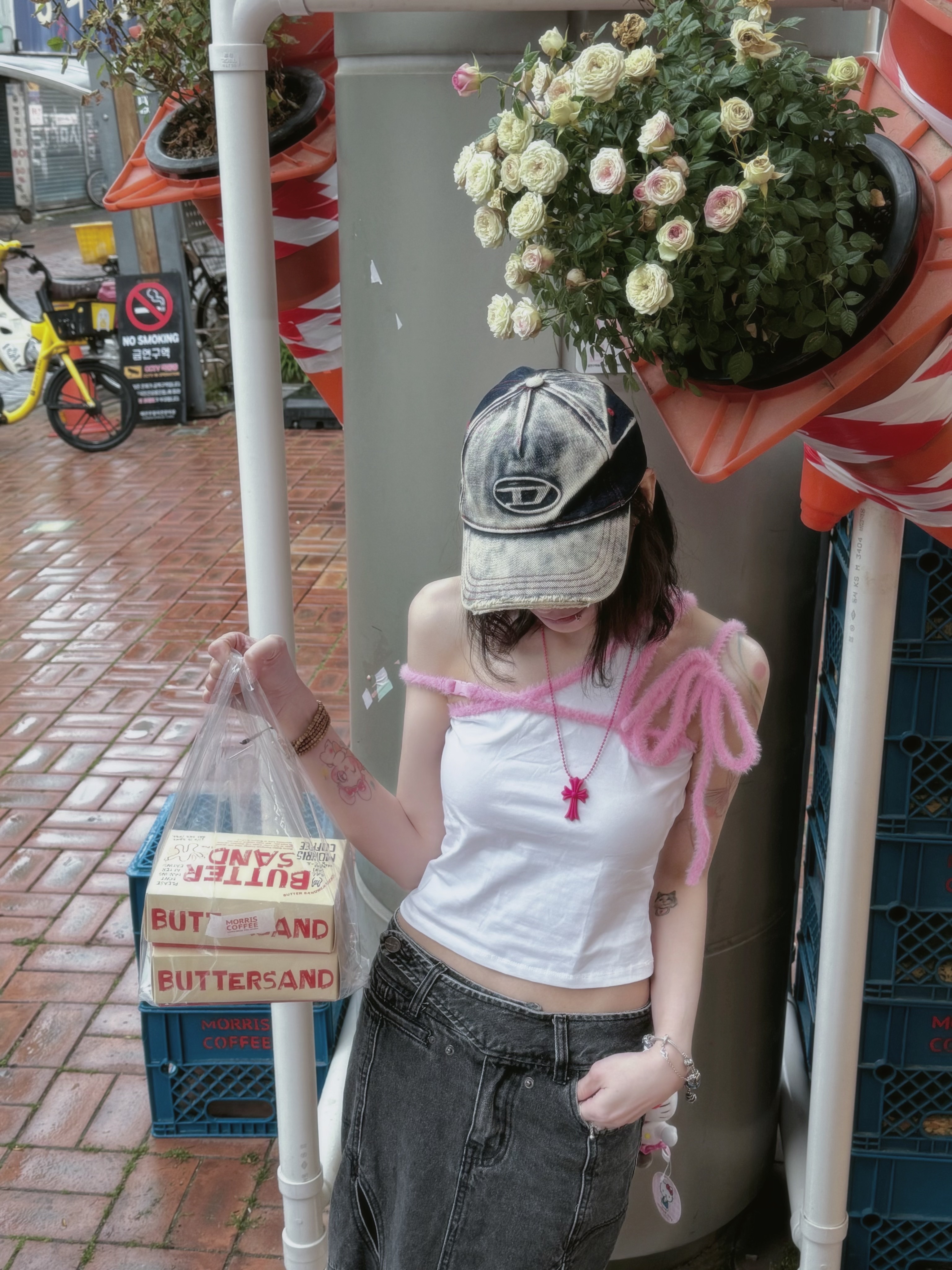 Diesel C-Seymon Treated Denim Baseball Cap Blue White, Chrome Hearts Silichrome CH Cross Pendant Pink 2022 착용 스타일 - 2