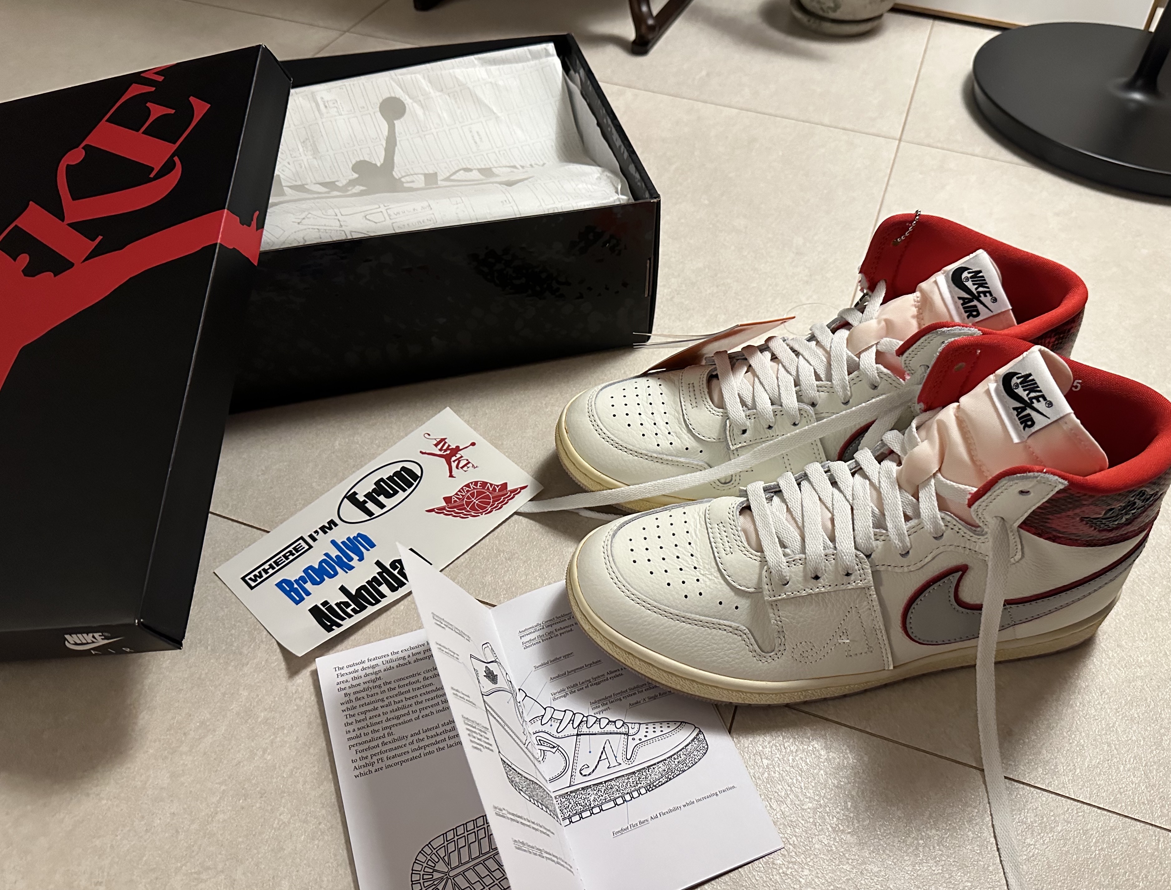 Jordan x Awake NY Air Ship PE SP Sail University Red 착용 스타일 - 1