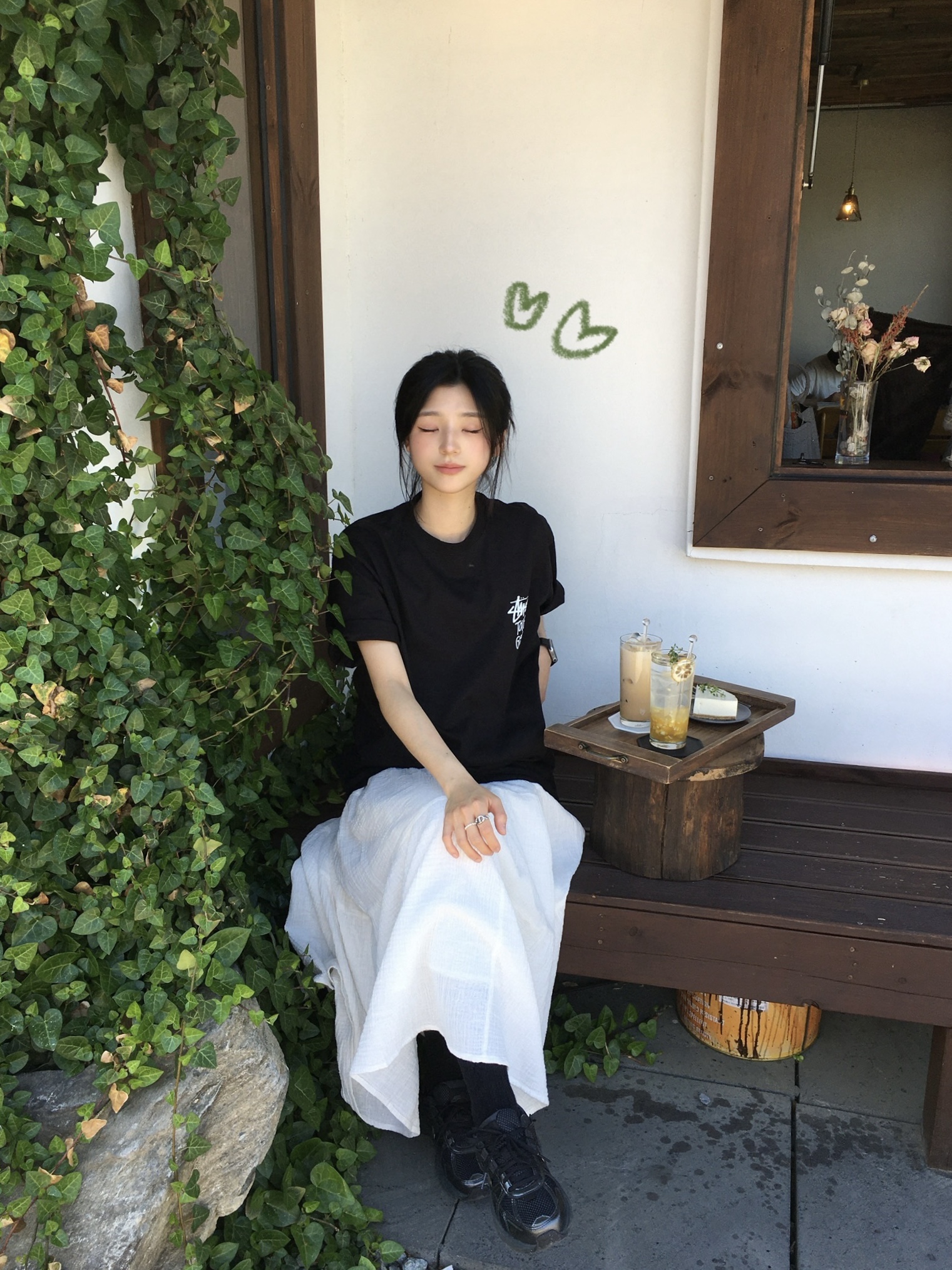 Stussy Tough Gear T-Shirt Black, Nike V2K Run Black Anthracite 착용 스타일 - 1