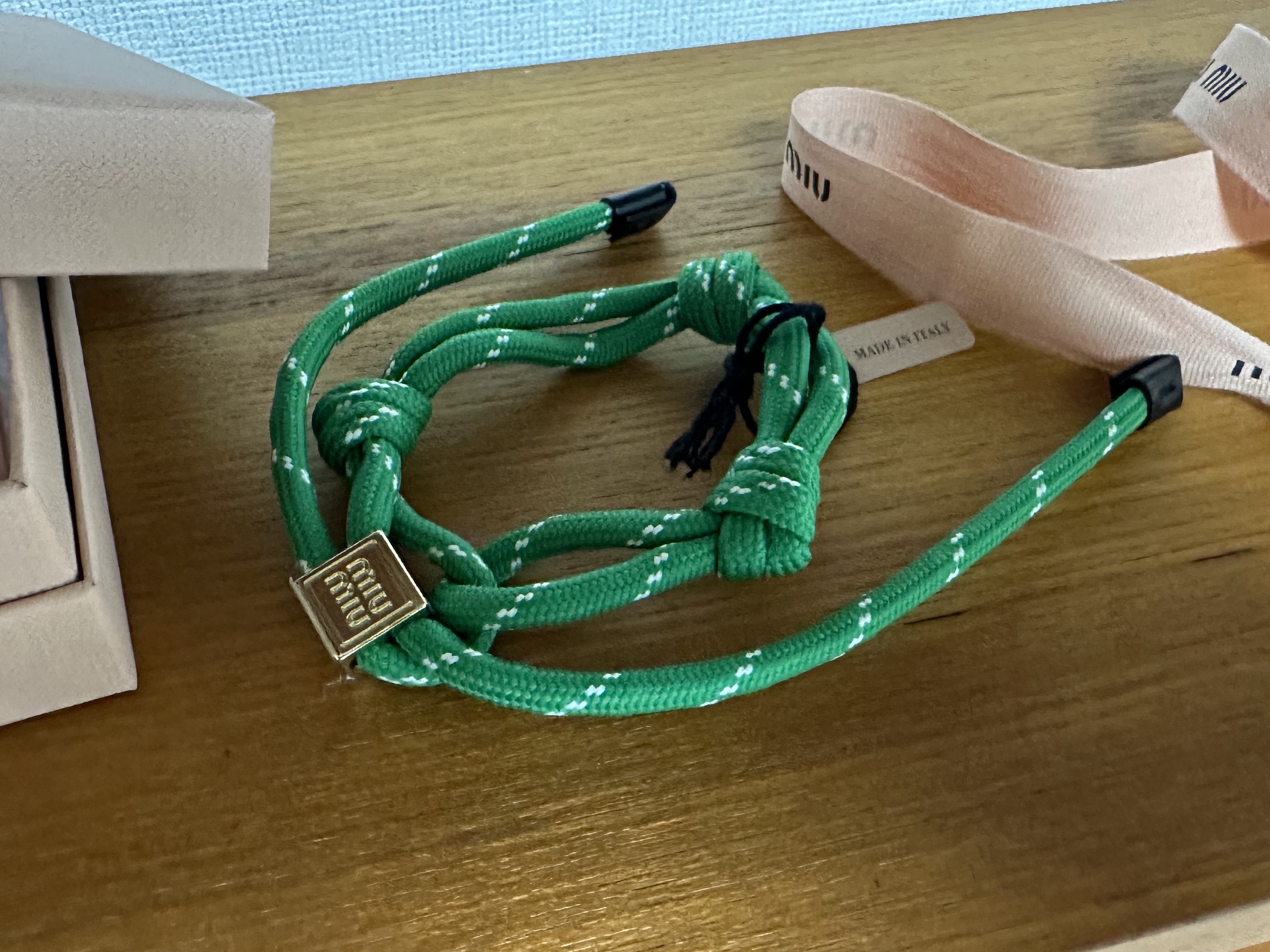 (W) Miu Miu Cord Bracelet Emerald Green 착용 스타일 - 2