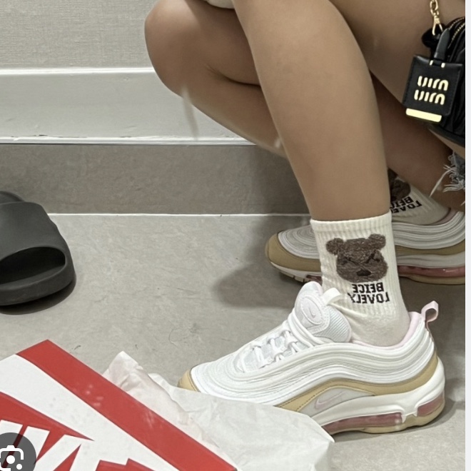 (GS) Nike Air Max 97 Summit White Sesame 착용 스타일 - 2