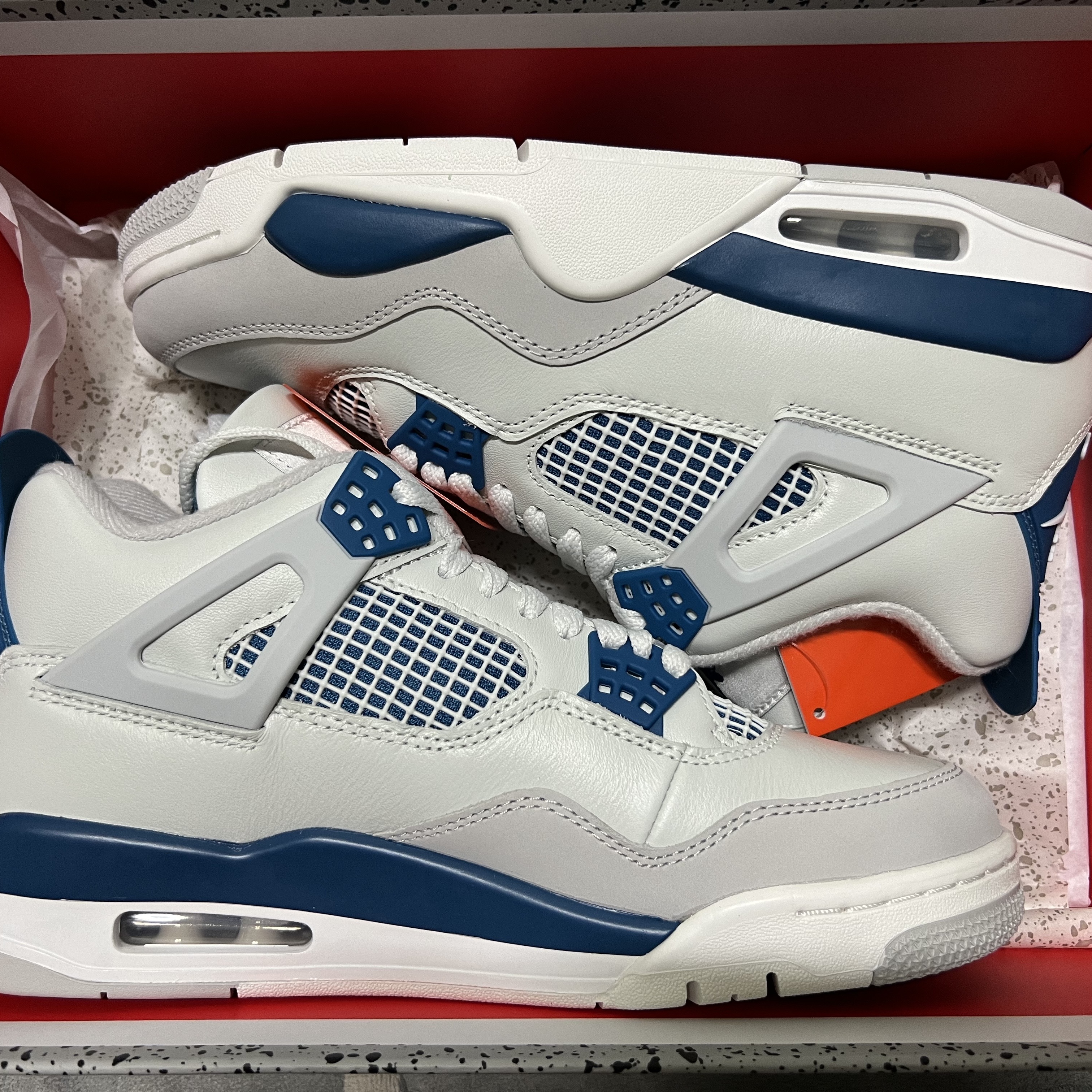 Jordan 4 Retro Industrial Blue 착용 스타일 - 2