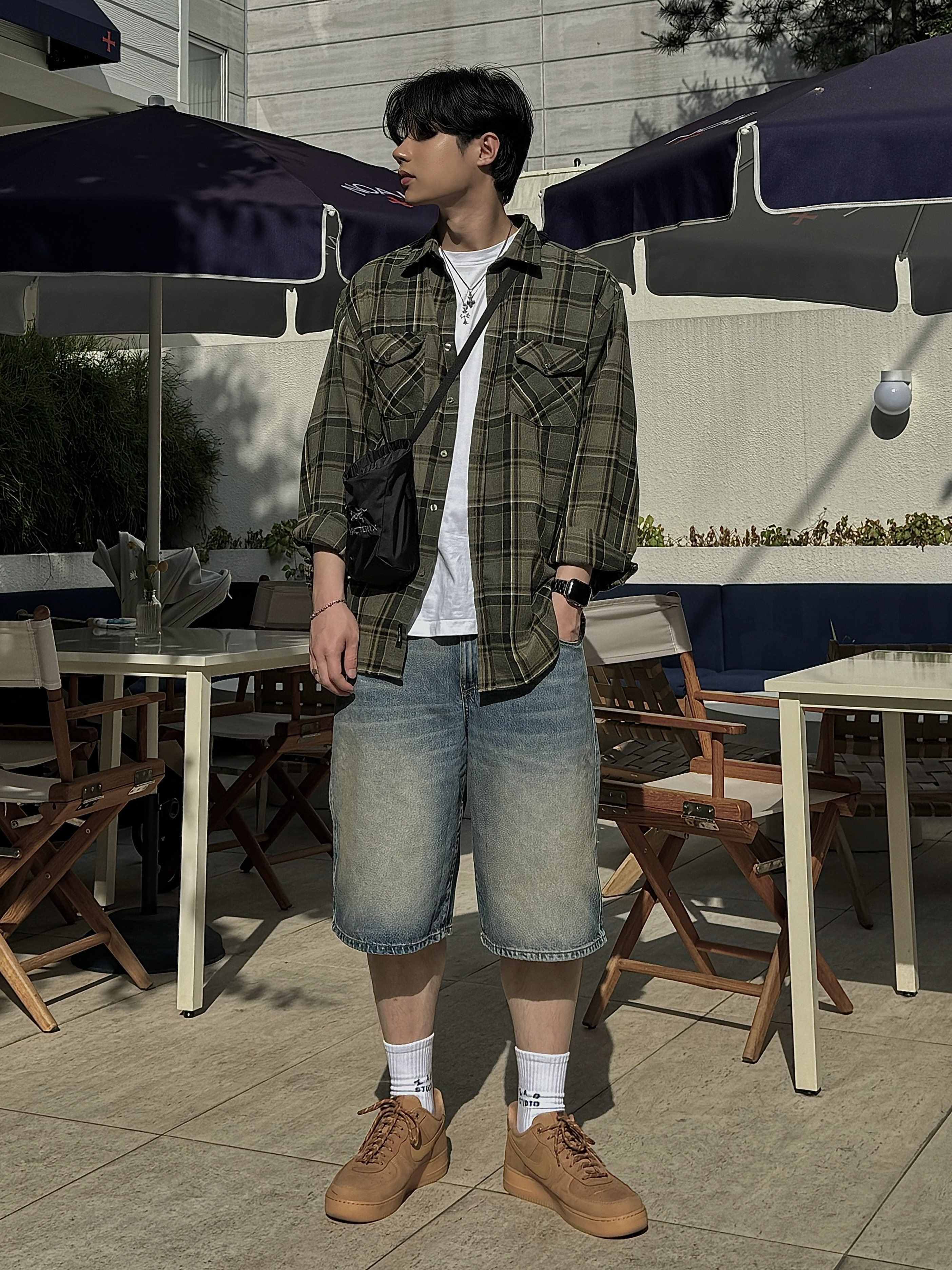 IAB Studio Socks White (5 Pack), Palace x Harrods Tri-Sphinx T-Shirt White - 21FW 착용 스타일