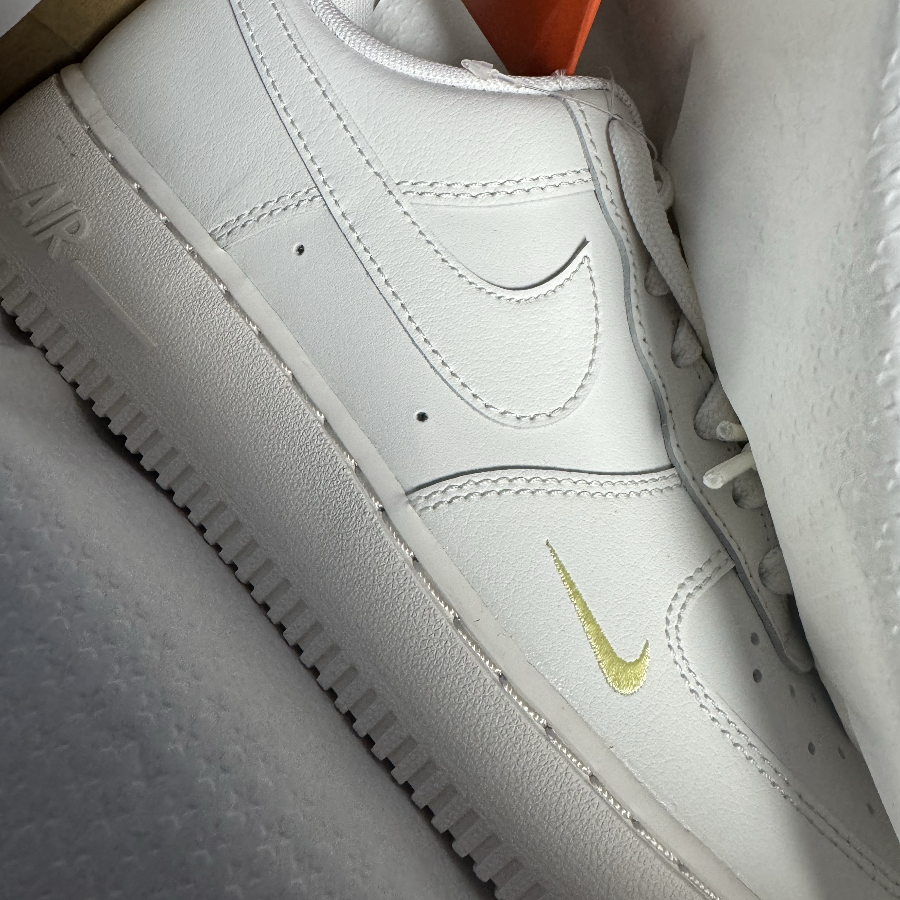 (W) Nike Air Force 1 '07 Phantom Soft Yellow 착용 스타일