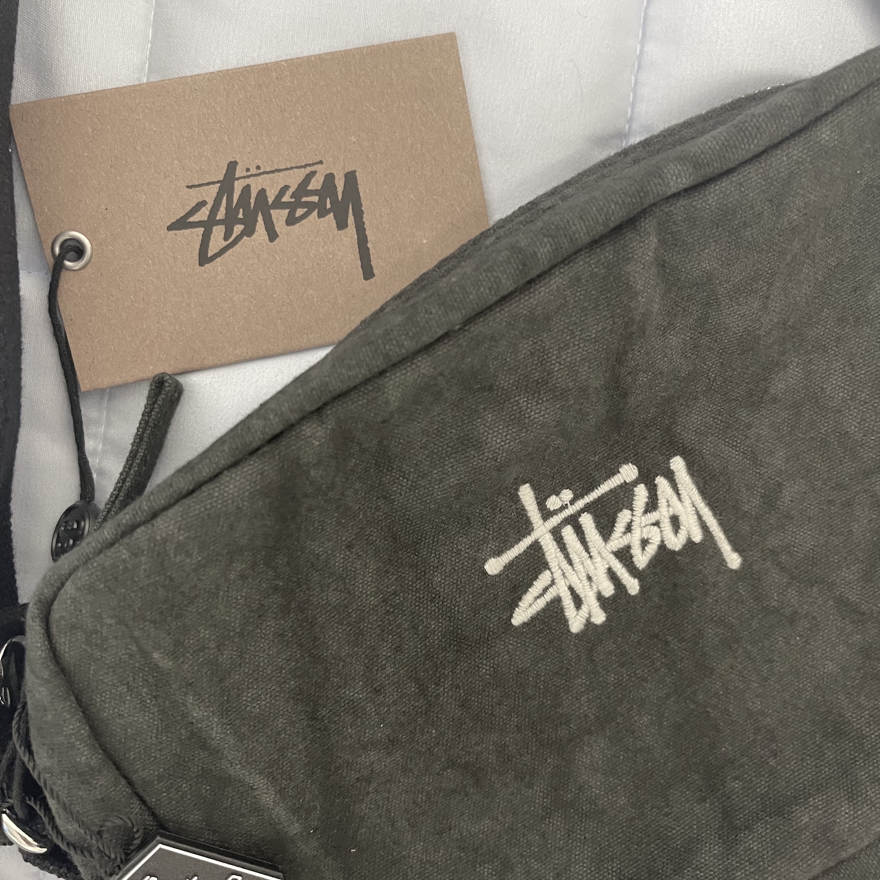 Stussy Canvas Side Pouch Washed Black 착용 스타일