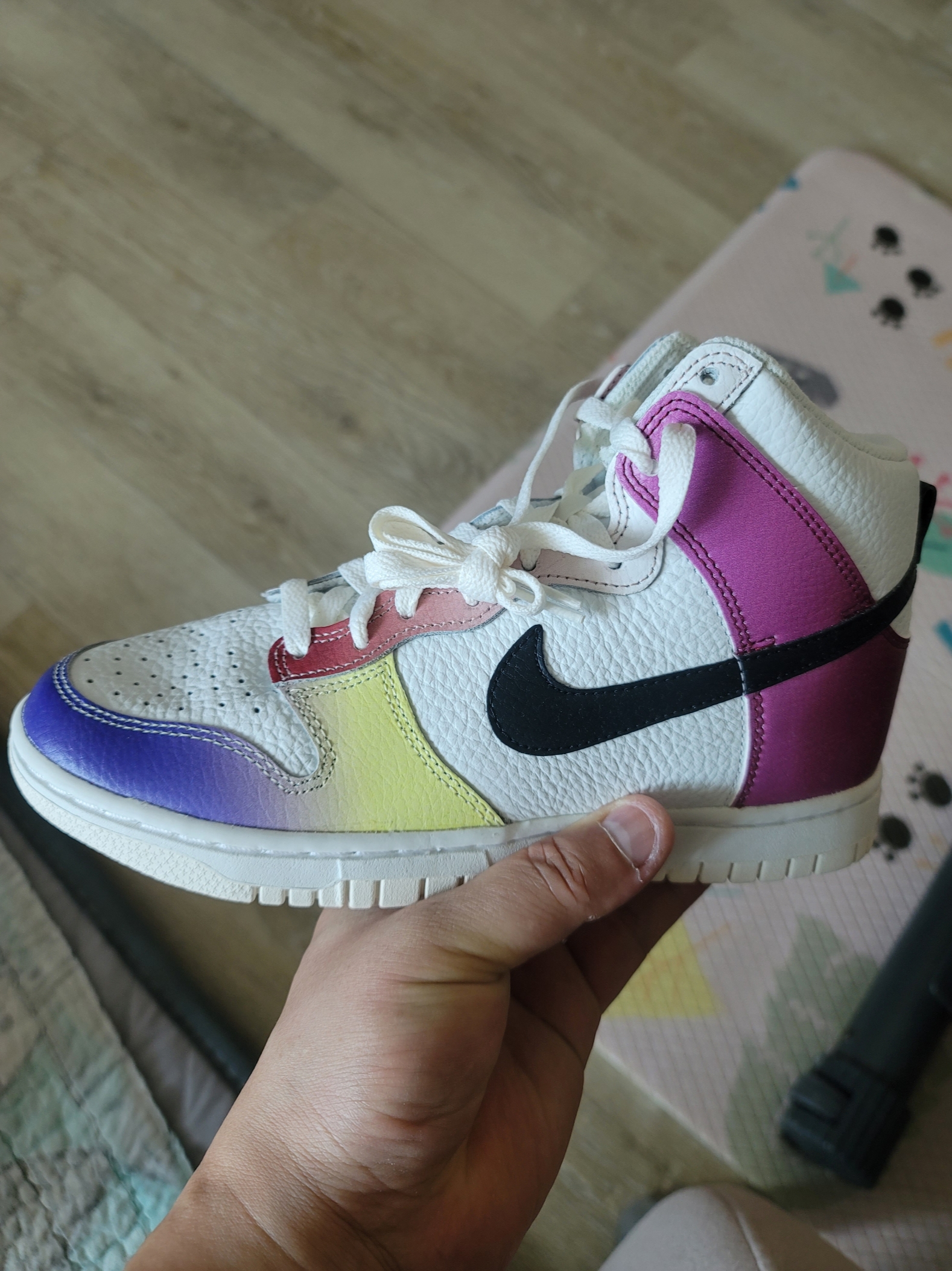 (W) Nike Dunk High Summit White Team Red 착용 스타일