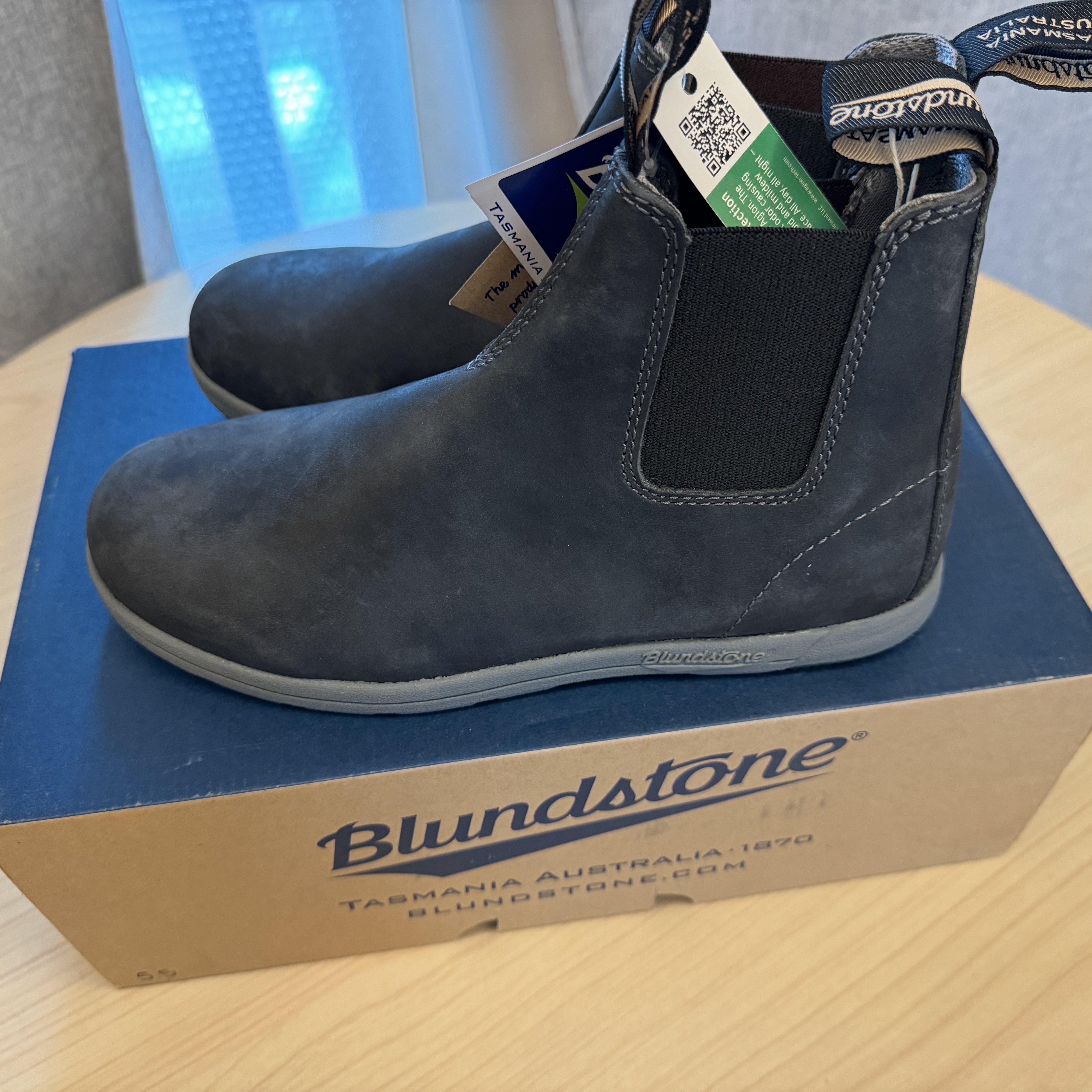Blundstone Classic 587 Chelsea Boots Rustic Black 착용 스타일 - 2