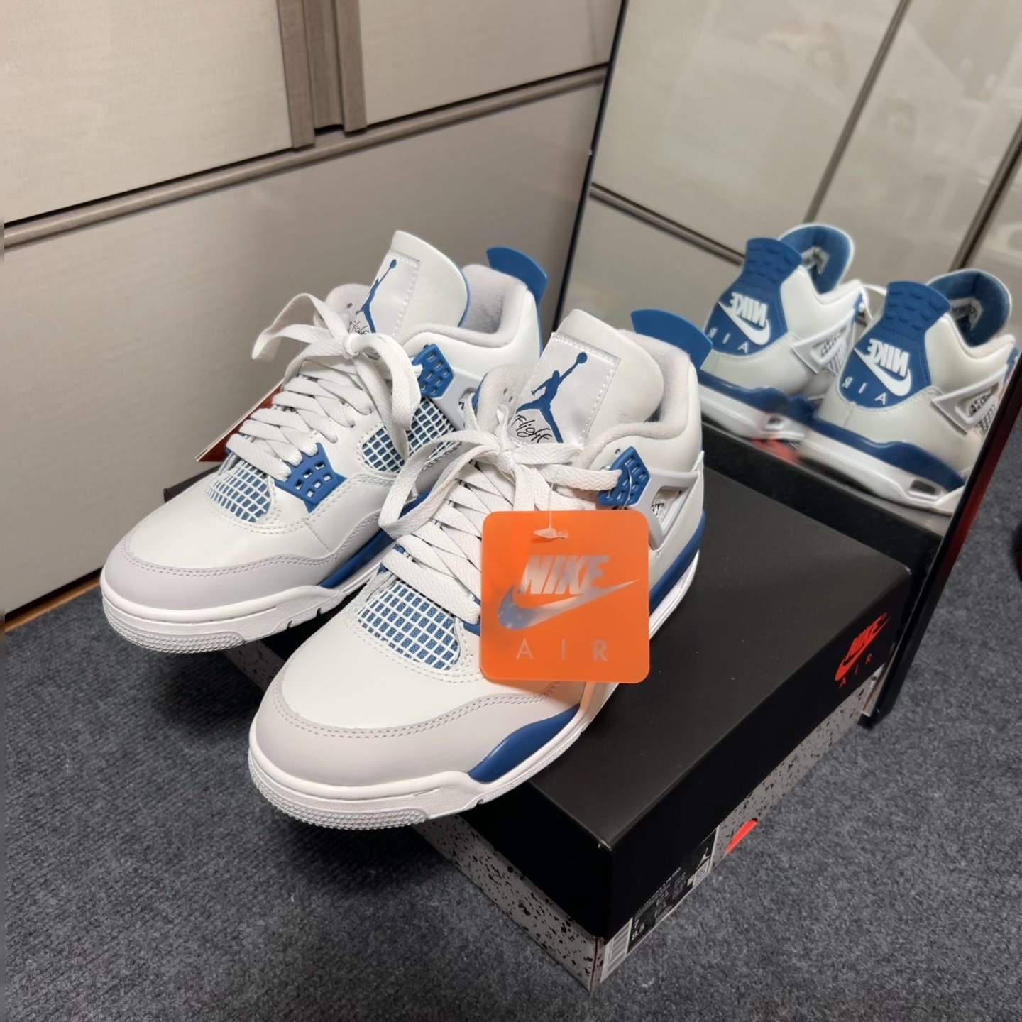 Jordan 4 Retro Industrial Blue 착용 스타일 - 5