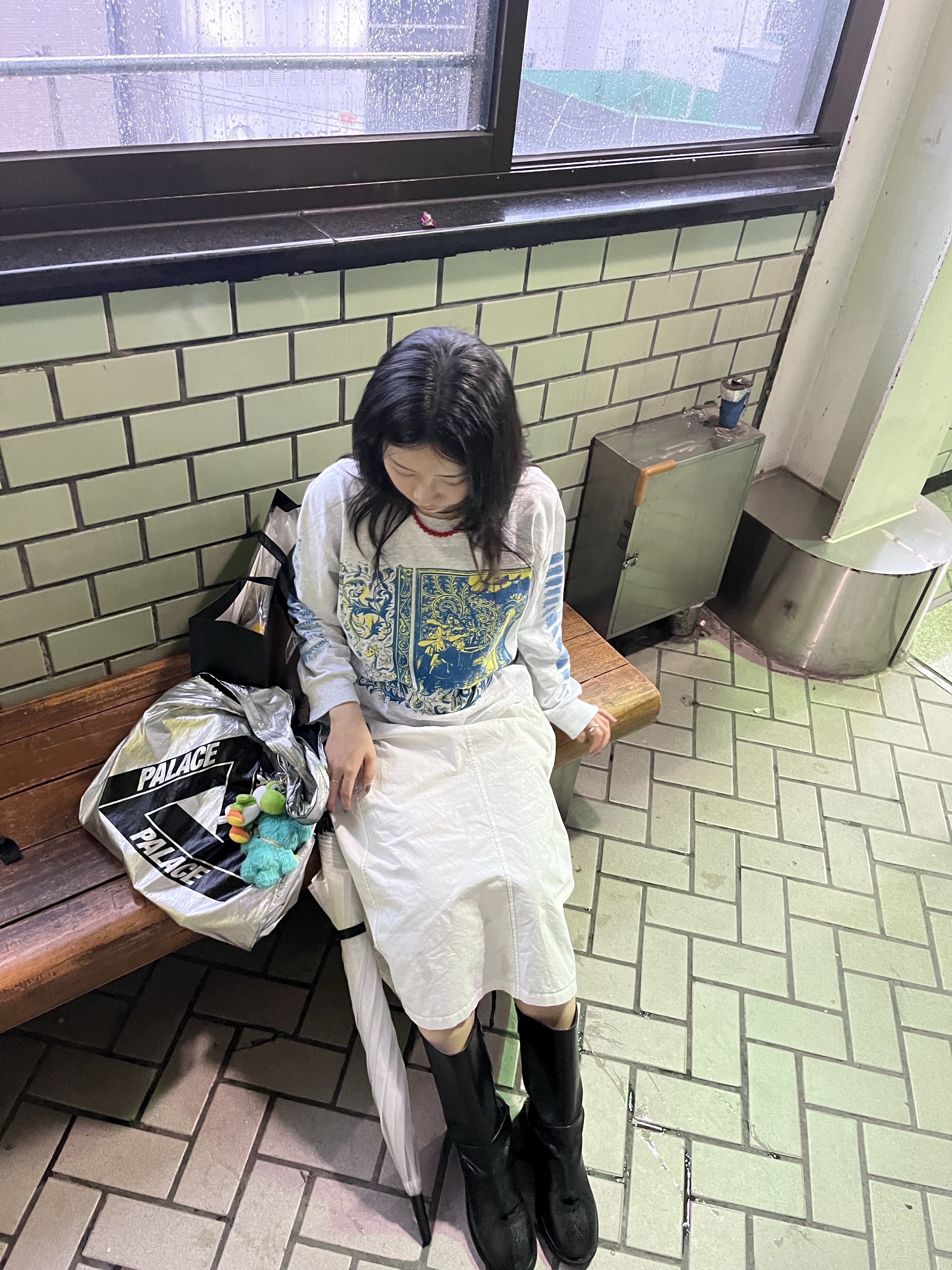 Supreme Saint Sebastian LS T-Shirt Ash Grey - 24SS, Palace Palace Shop Reusable Bag Silver - 22FW 착용 스타일 - 2
