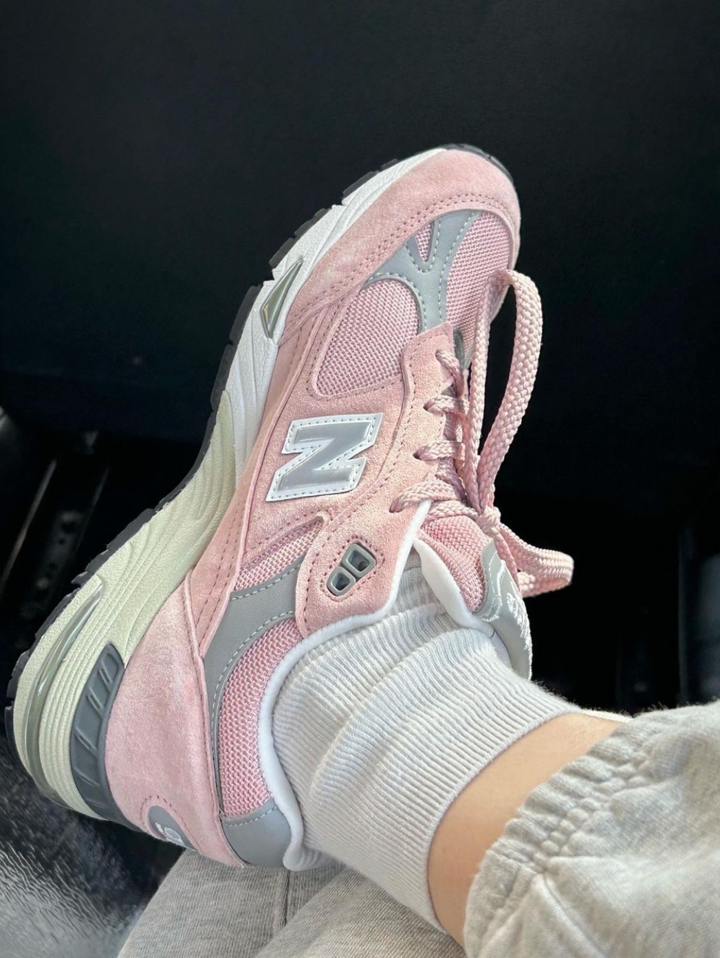 (W) New Balance 991 Made in UK Shy Pink 착용 스타일