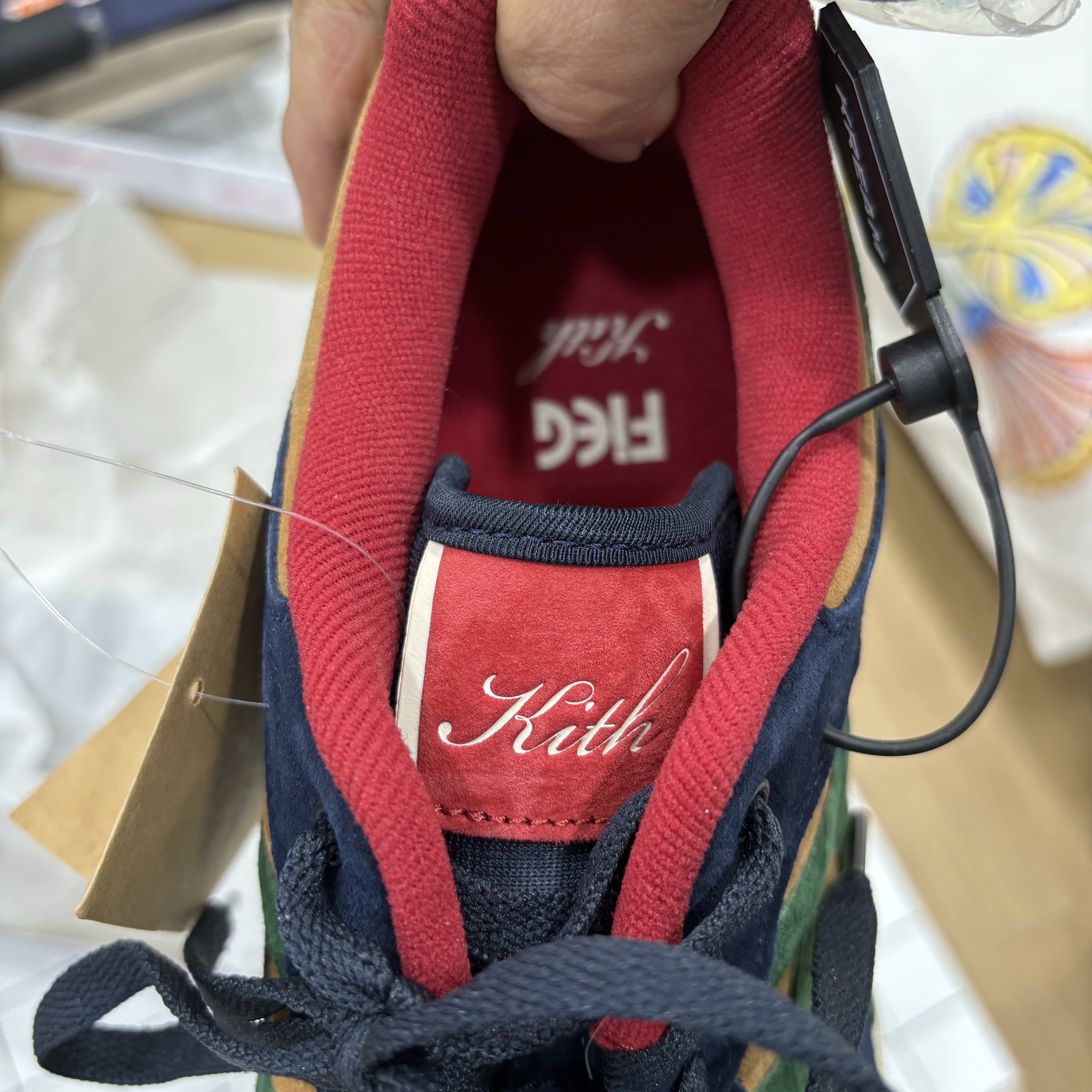 Asics x Kith EX89 Kithmas Outdoor 착용 스타일 - 5
