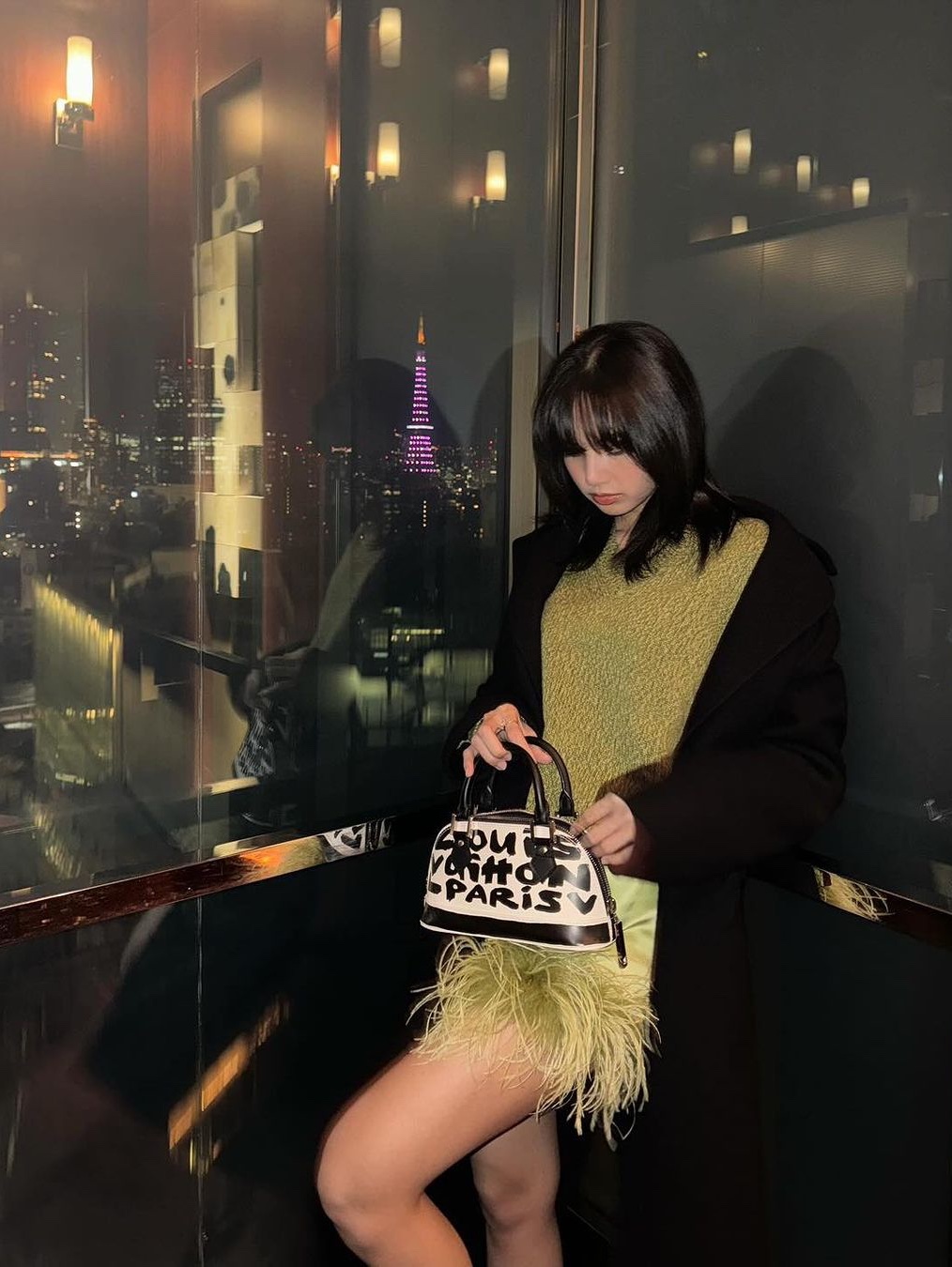 Louis Vuitton Sunset Monogram Denim Blue, Louis Vuitton Around Me PM Monogram 착용 스타일 - 4