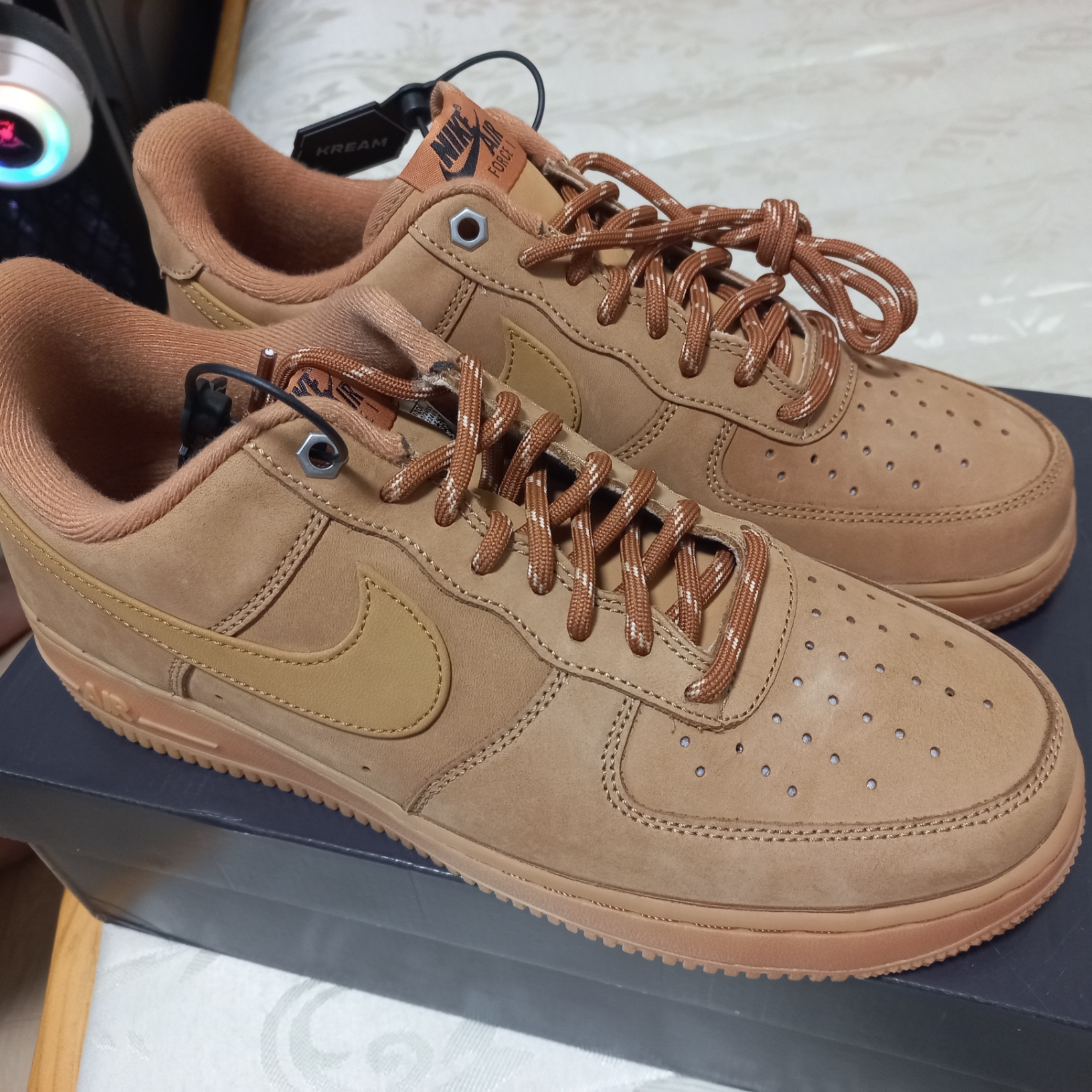 Nike Air Force 1 '07 WB Flax 착용 스타일