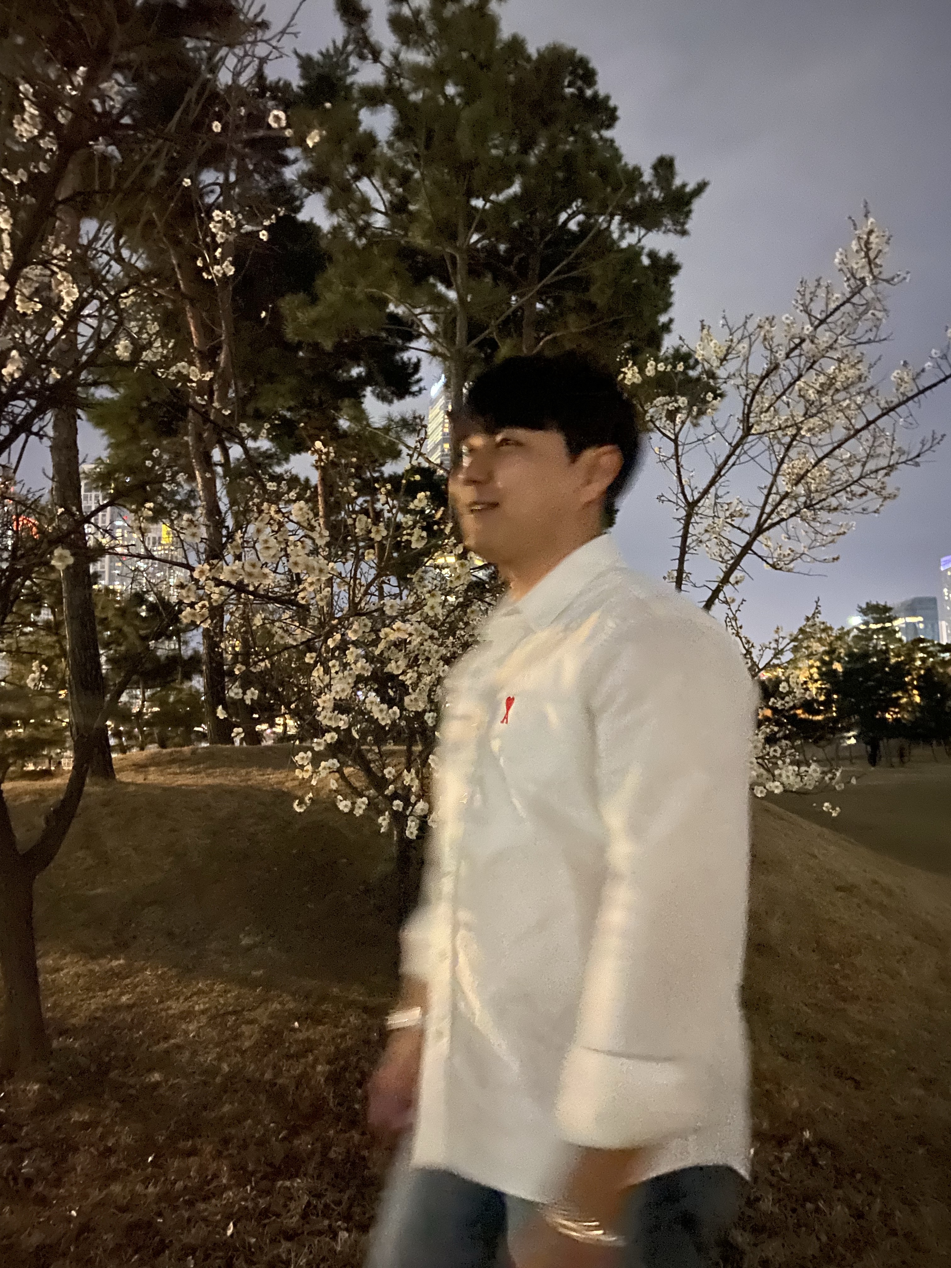 AMI de Coeur Oxford Button Down Shirt Natural White 착용 스타일 - 1