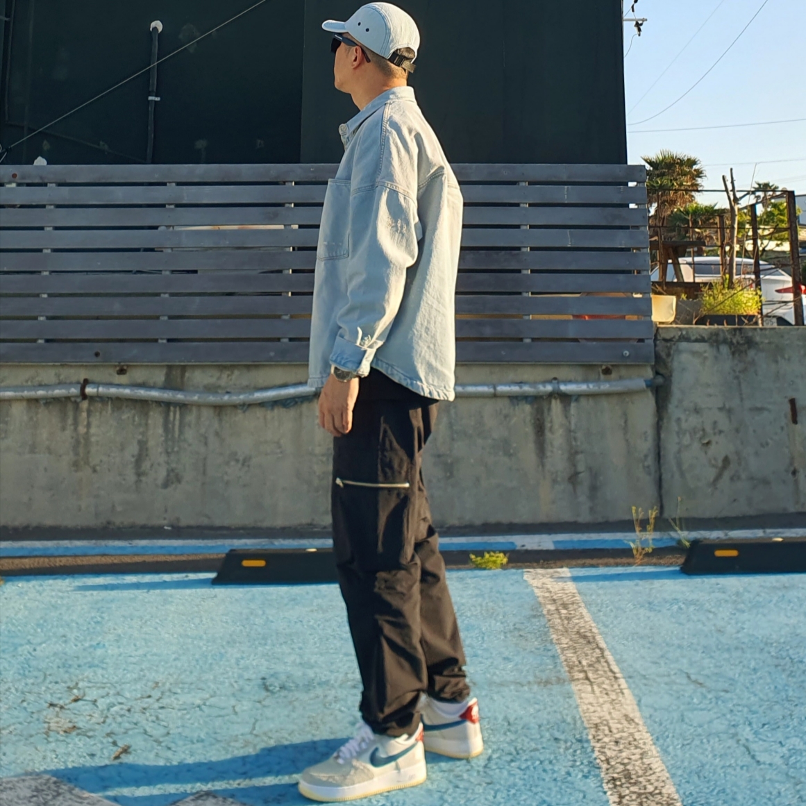 Nike x Undefeated Air Force 1 Low SP 5 On It, Supreme Denim Camp Cap Washed Blue - 22FW 착용 스타일 - 3