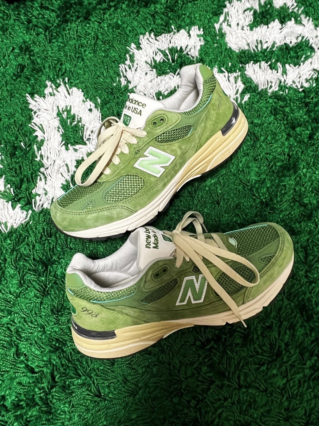 New Balance 993 Made in USA Chive Sea Salt 착용 스타일