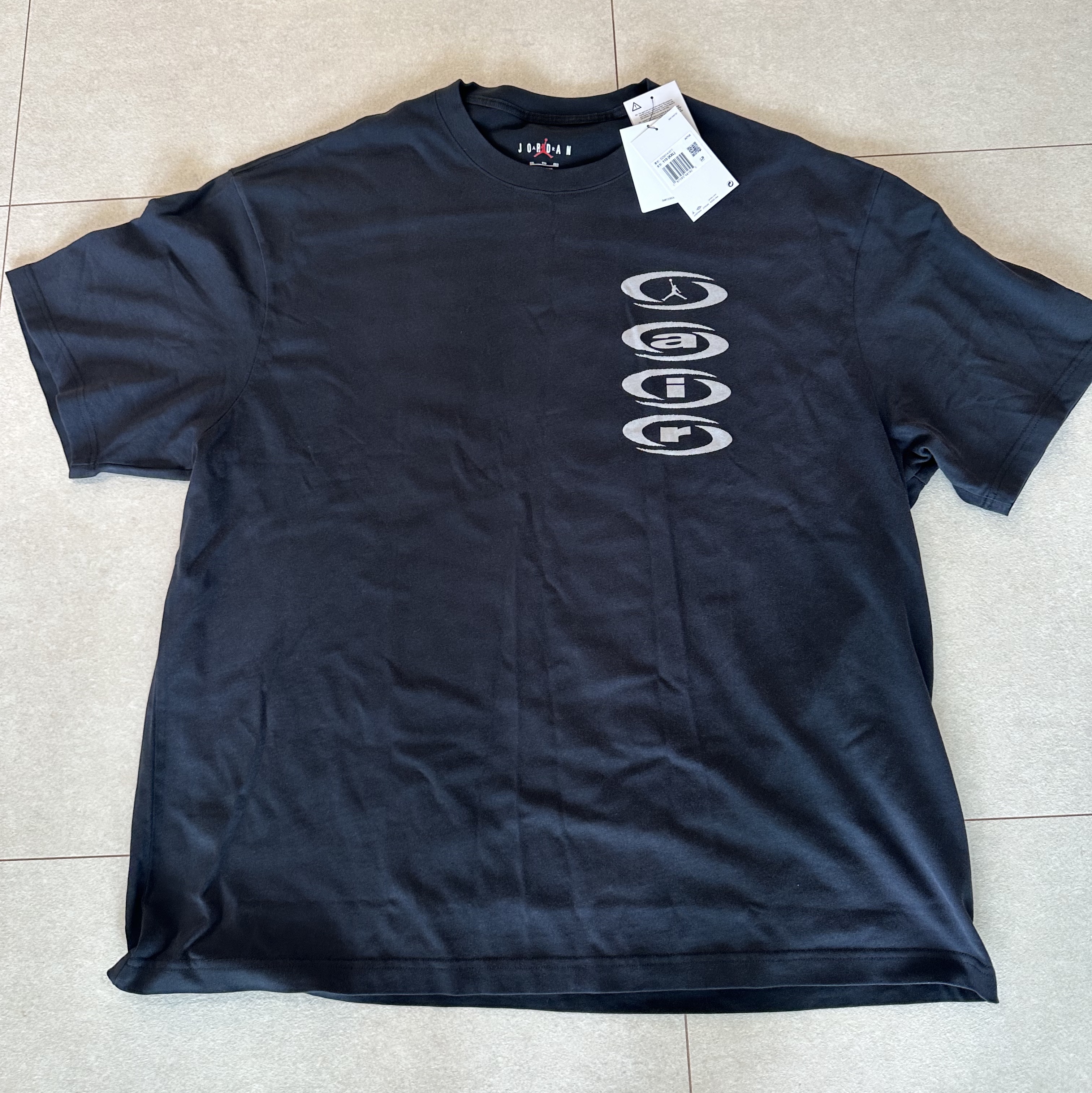 Jordan x Travis Scott T-Shirts Black (DZ5514-011) 착용 스타일 - 1