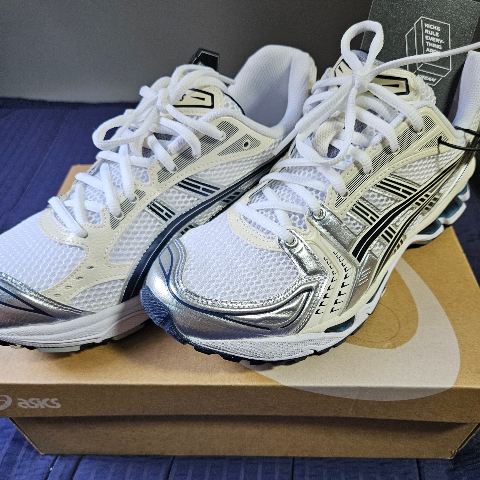 (W) Asics Gel-Kayano 14 White Midnight 착용 스타일