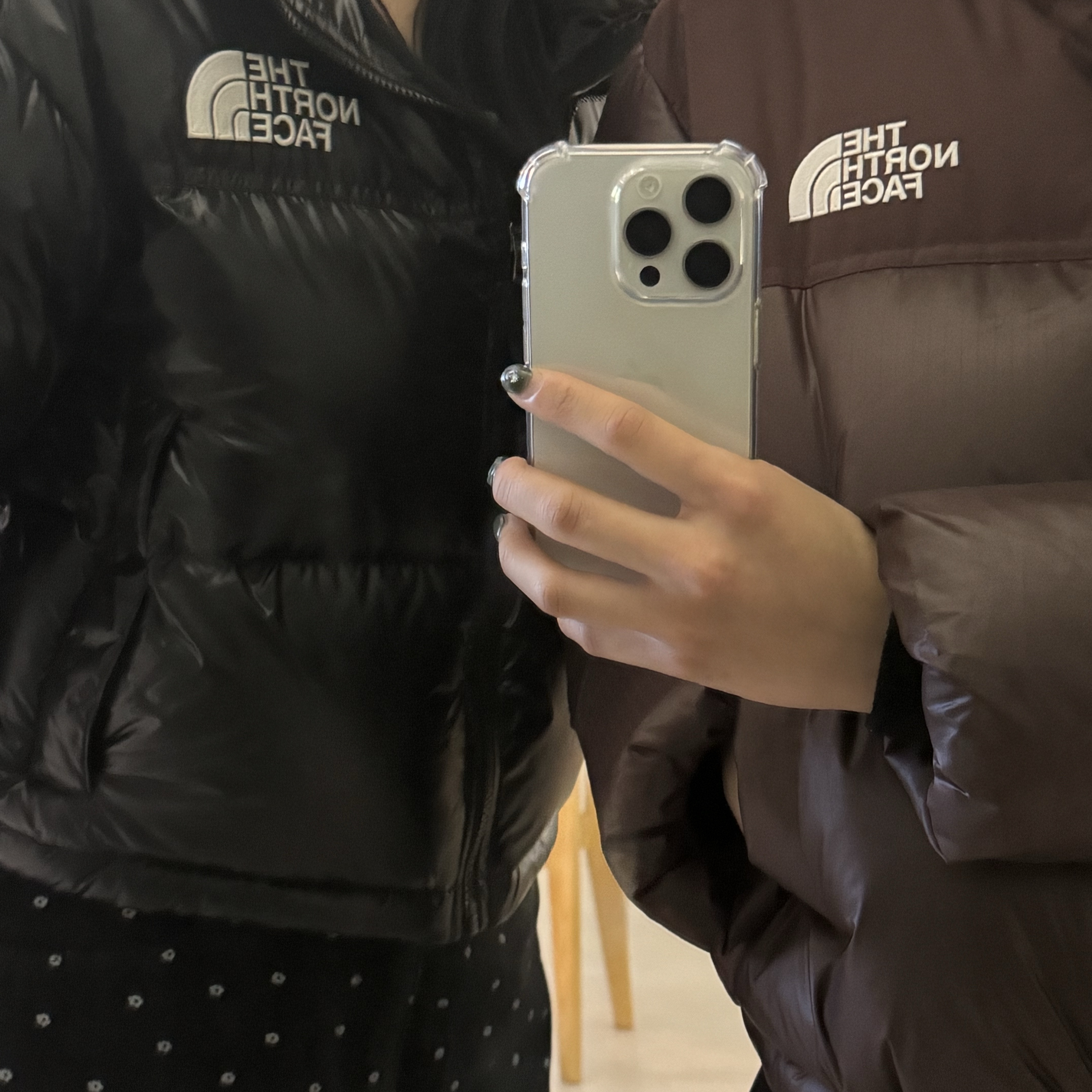 (W) The North Face White Label Novelty Nuptse Down Jacket Cocoa Brown, (W) The North Face Nuptse Short Jacket Black 착용 스타일 - 2