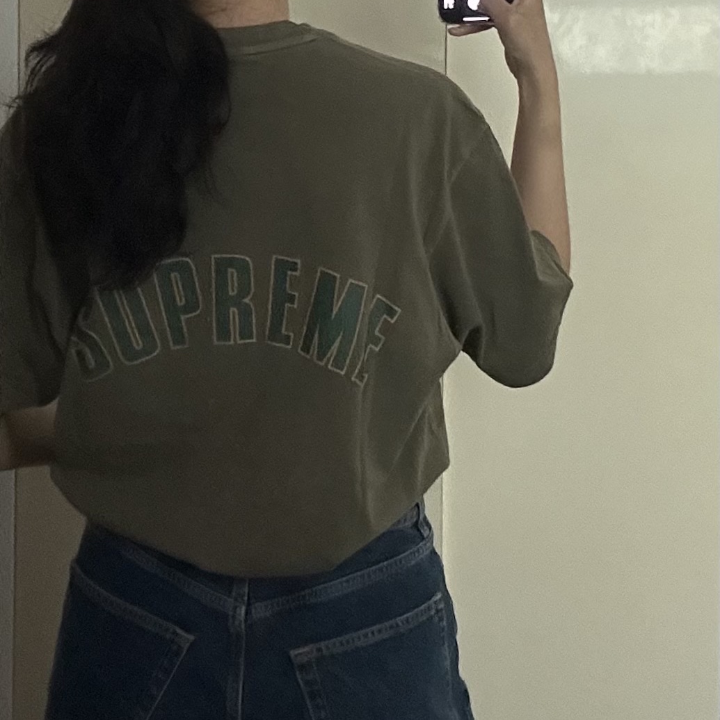 Supreme Cracked Arc S/S Top Olive - 24SS 착용 스타일 - 2