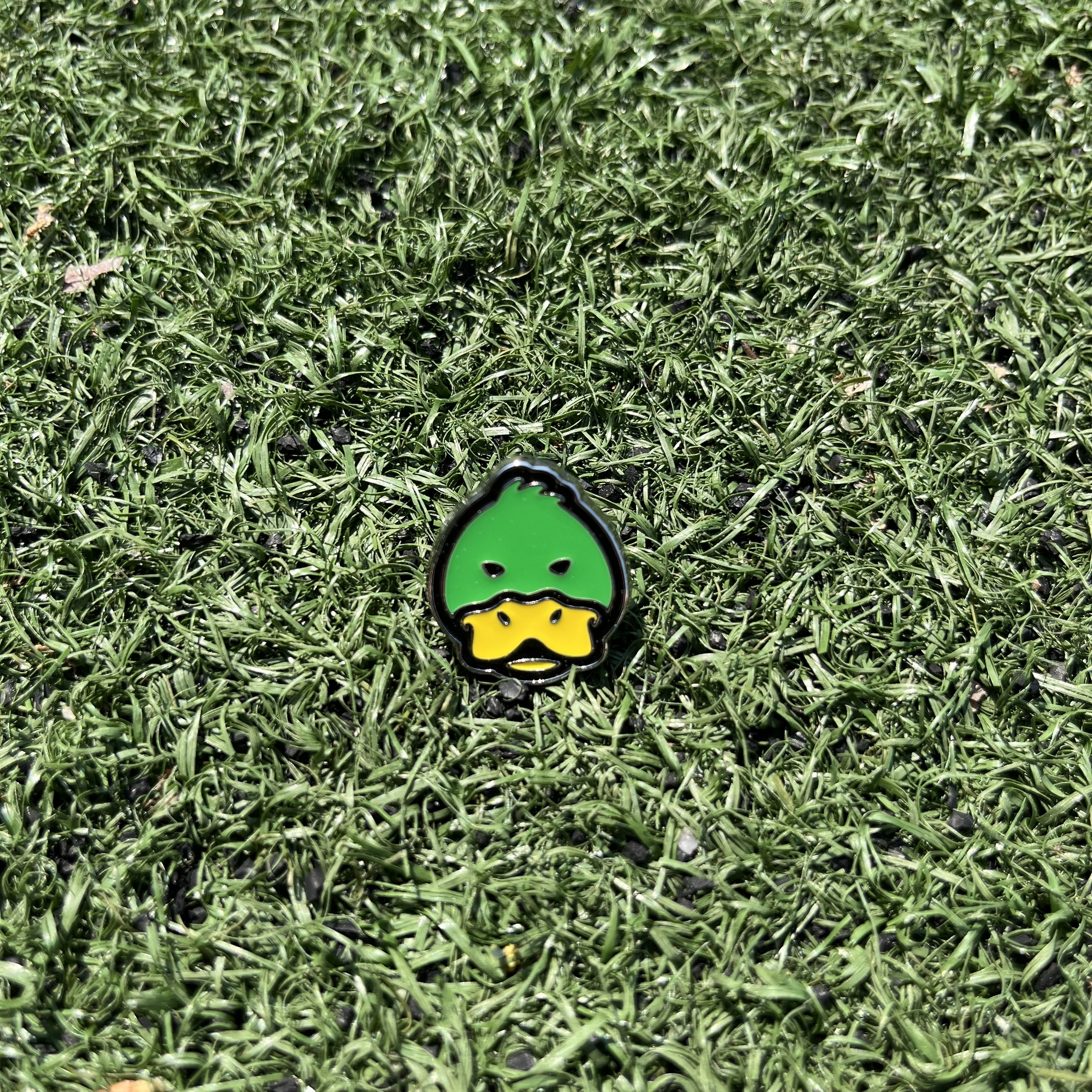 Human Made Animal Pin #1 White - Offline Store Exclusive, Human Made Animal Pin #1 Yellow - Offline Store Exclusive 착용 스타일 - 4