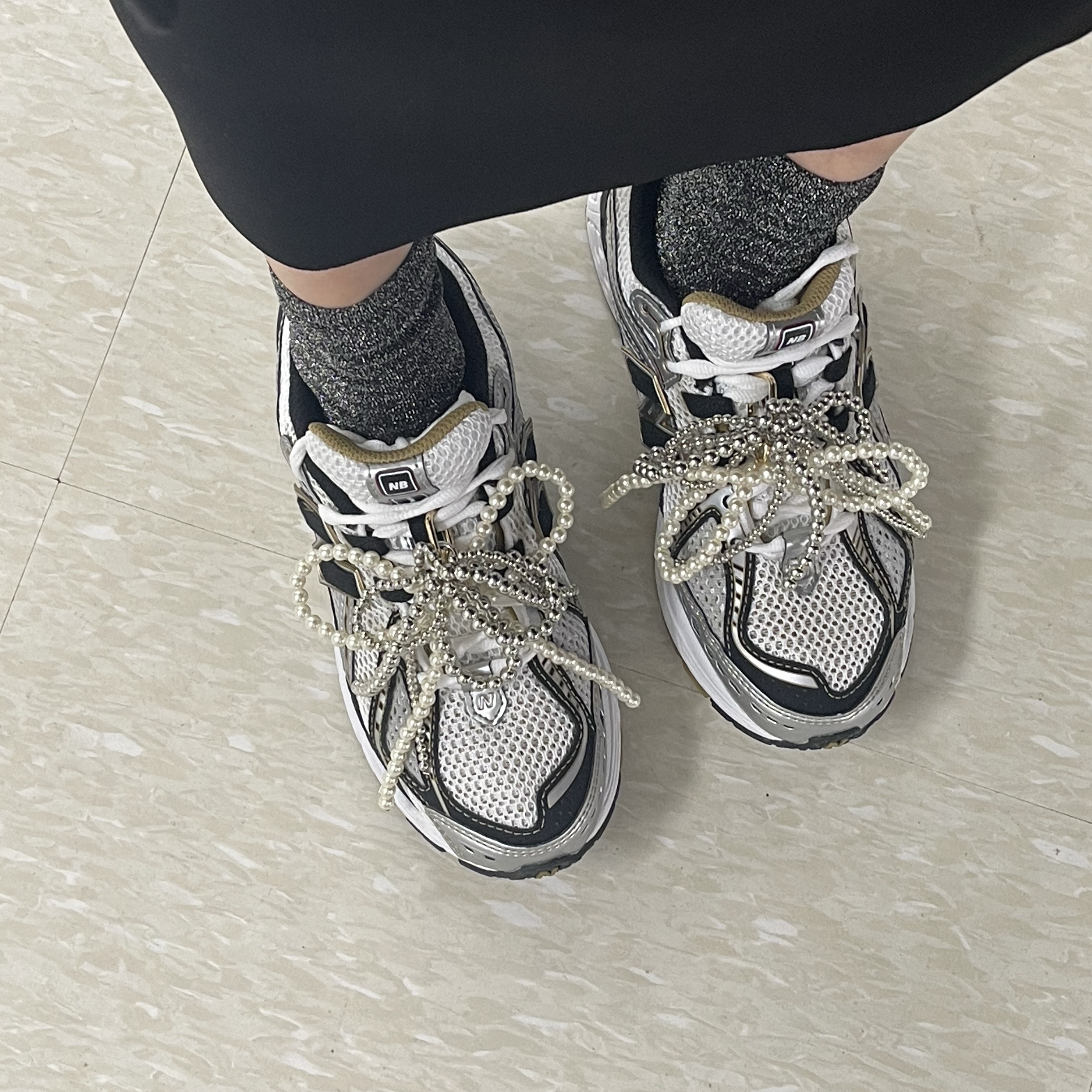 New Balance 1906R White Gold 착용 스타일