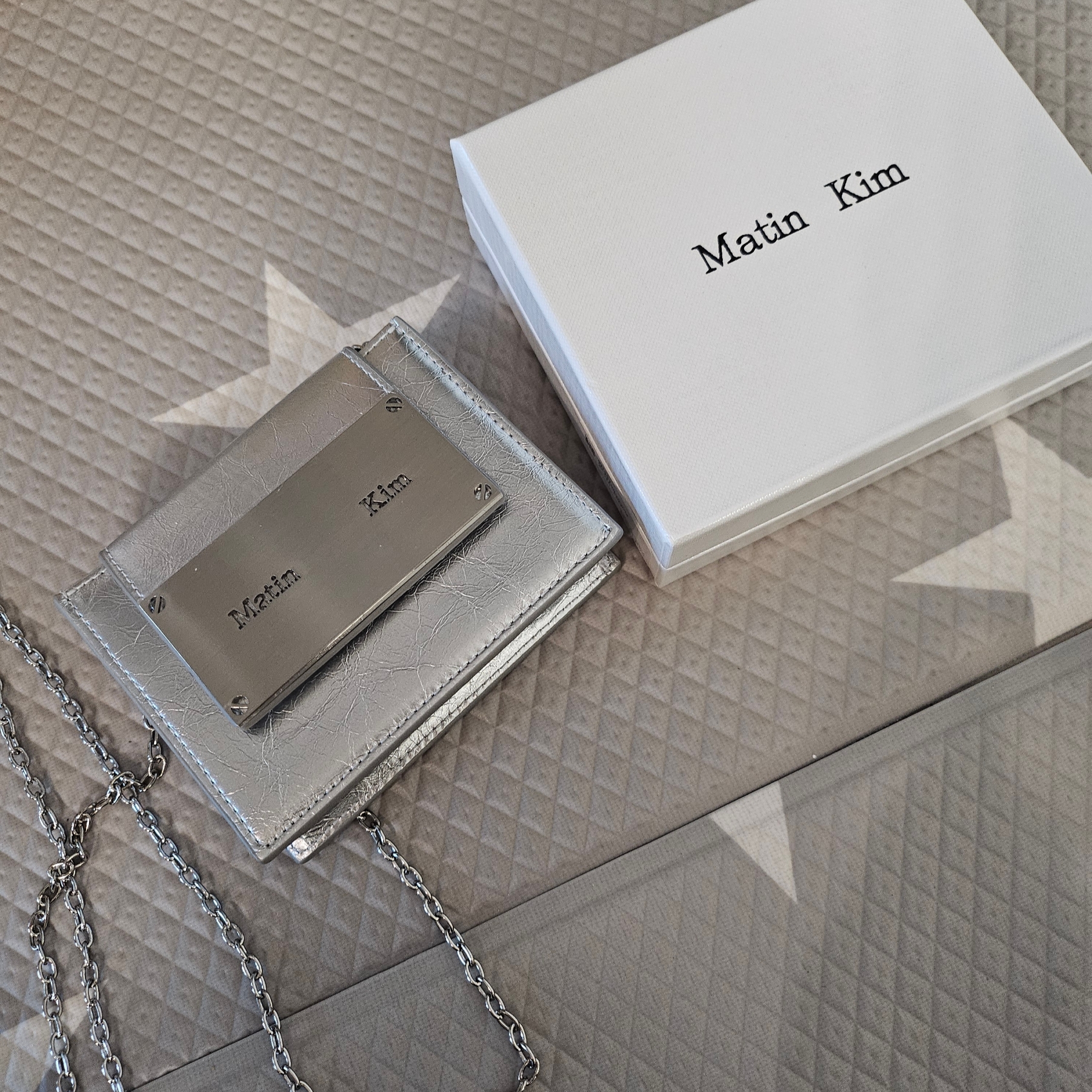 Matin Kim Accordion Mini Bag Silver 착용 스타일