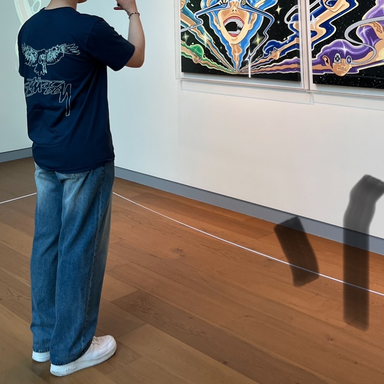 Stussy Wingspan T-Shirt Navy, Nike x Supreme Air Force 1 Low White 착용 스타일